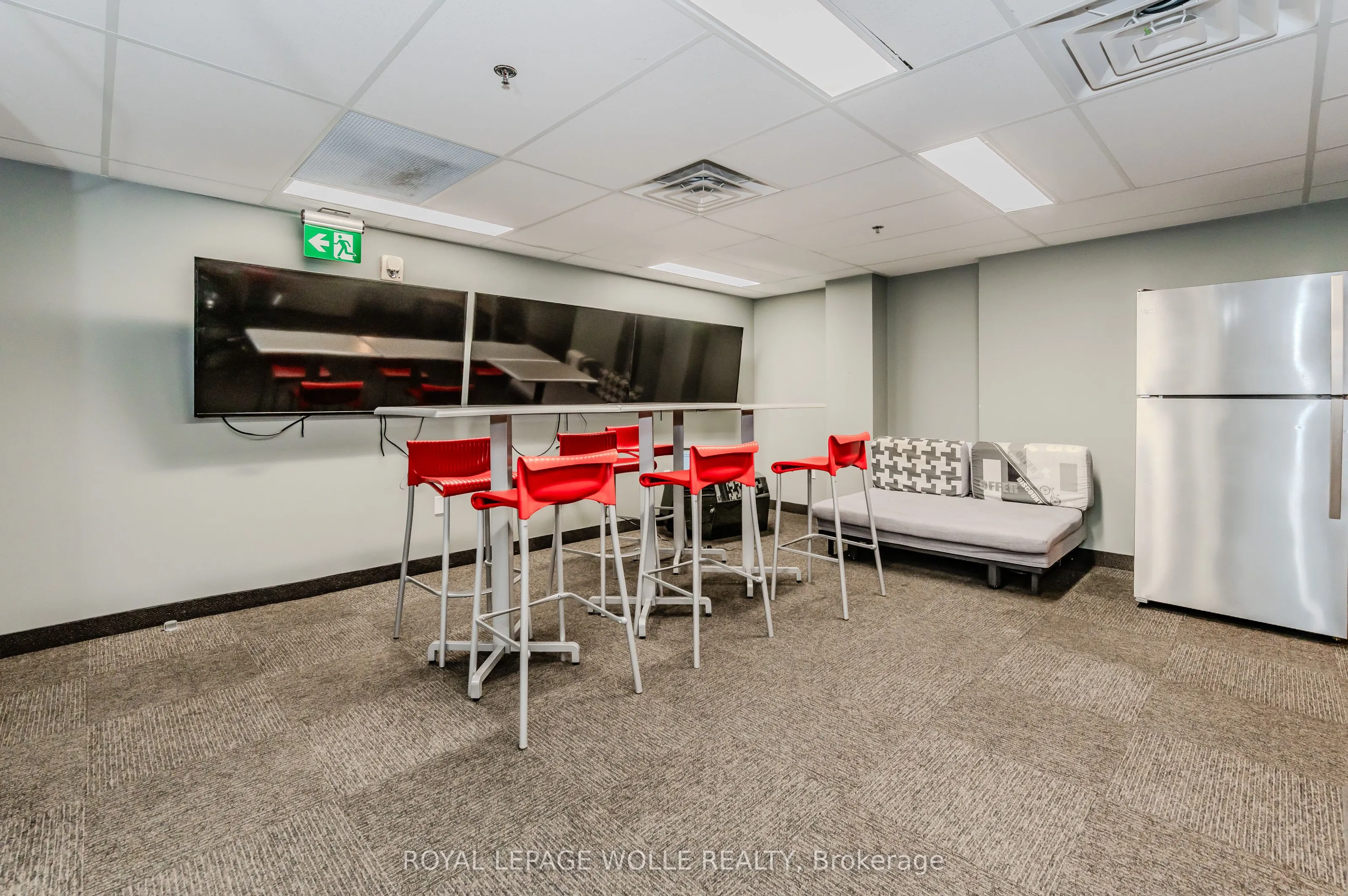 321 Spruce Street S, #207