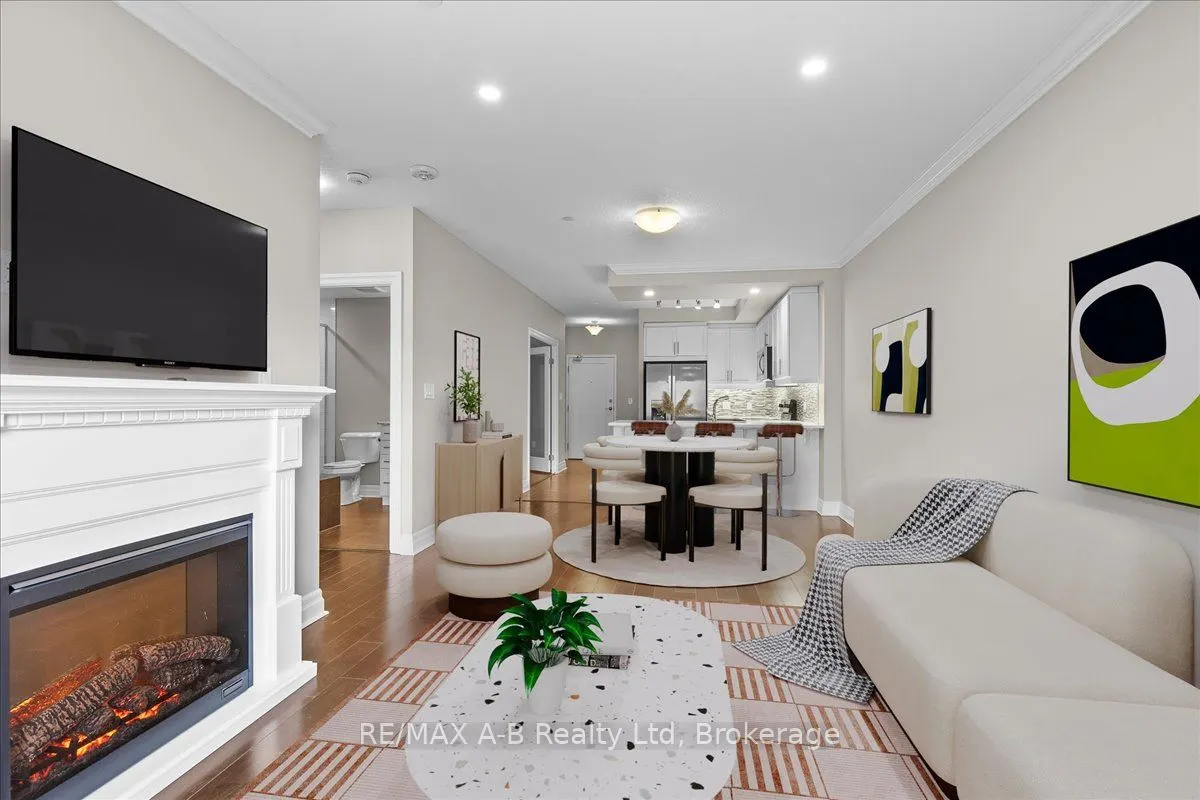 255 John Street N, #206