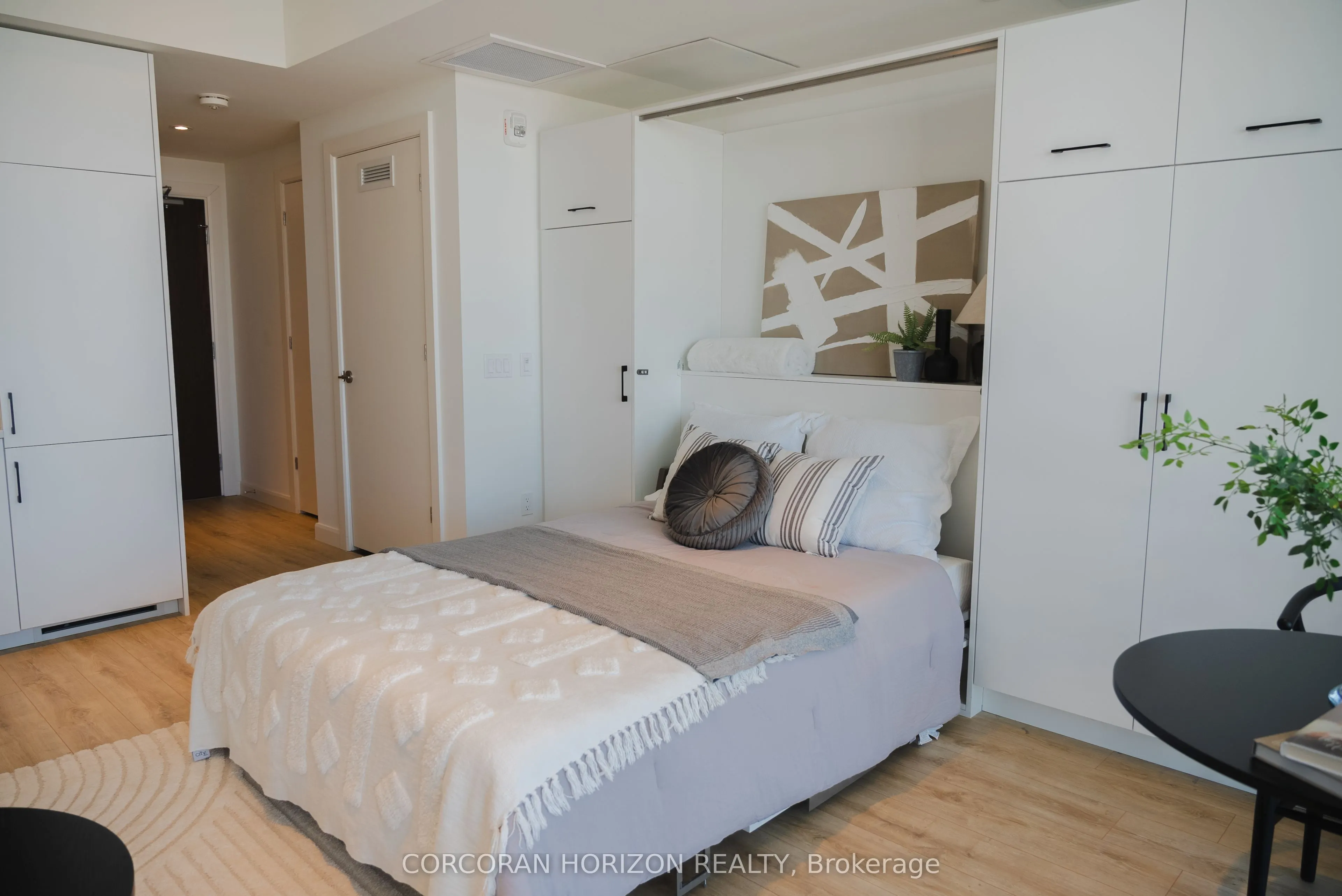 741 King Street, #1711