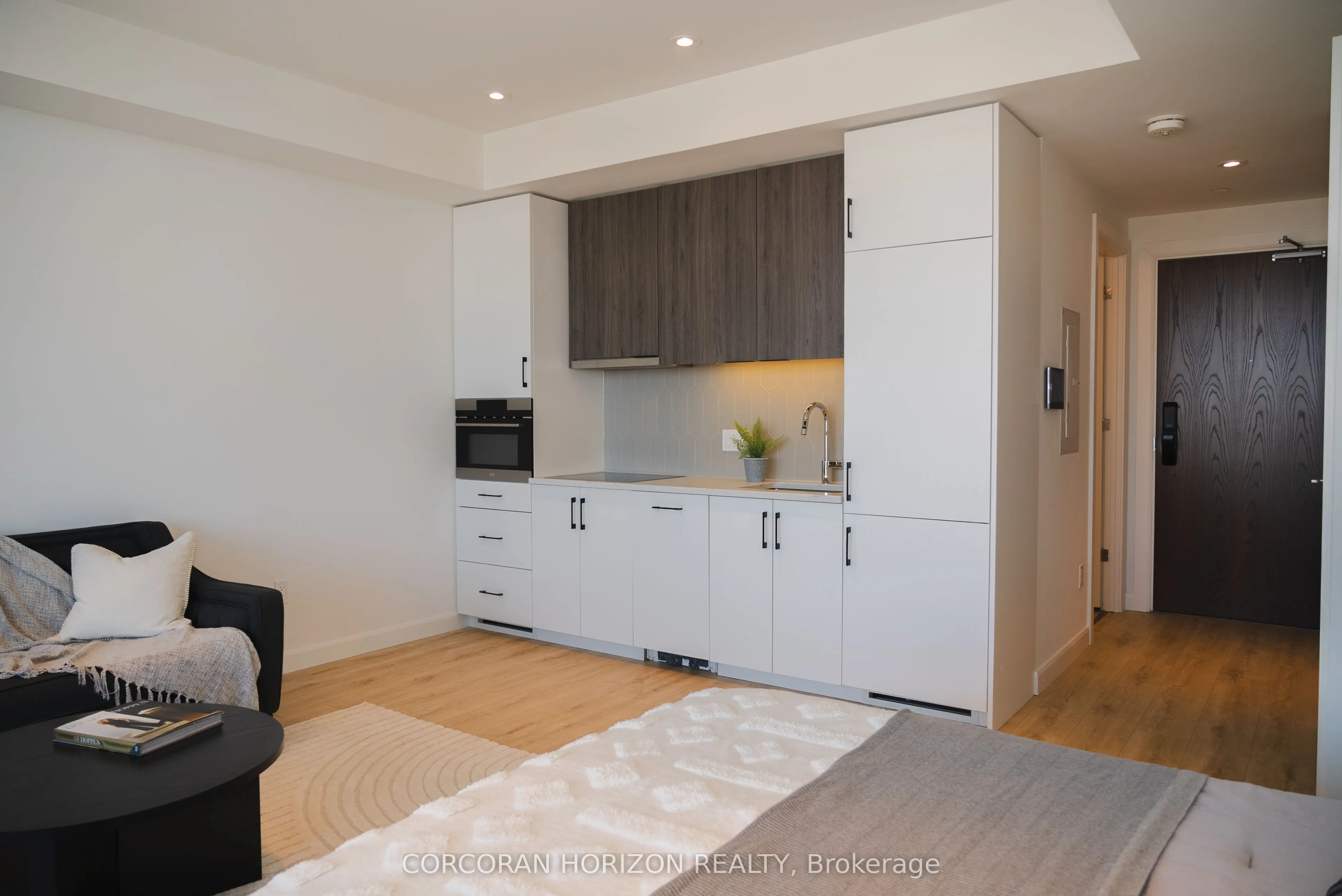 741 King Street, #1711