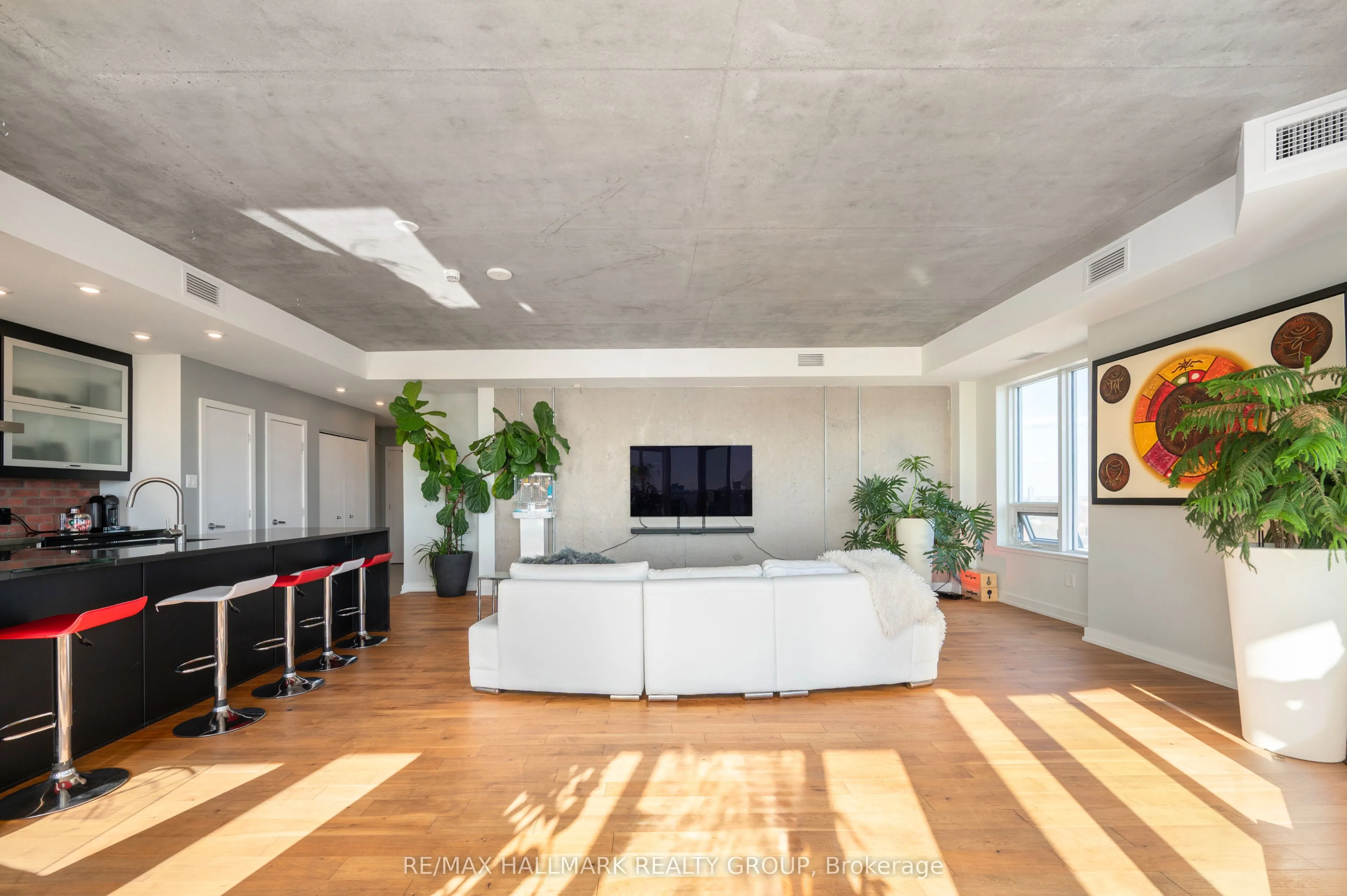 195 Besserer Street, #2701