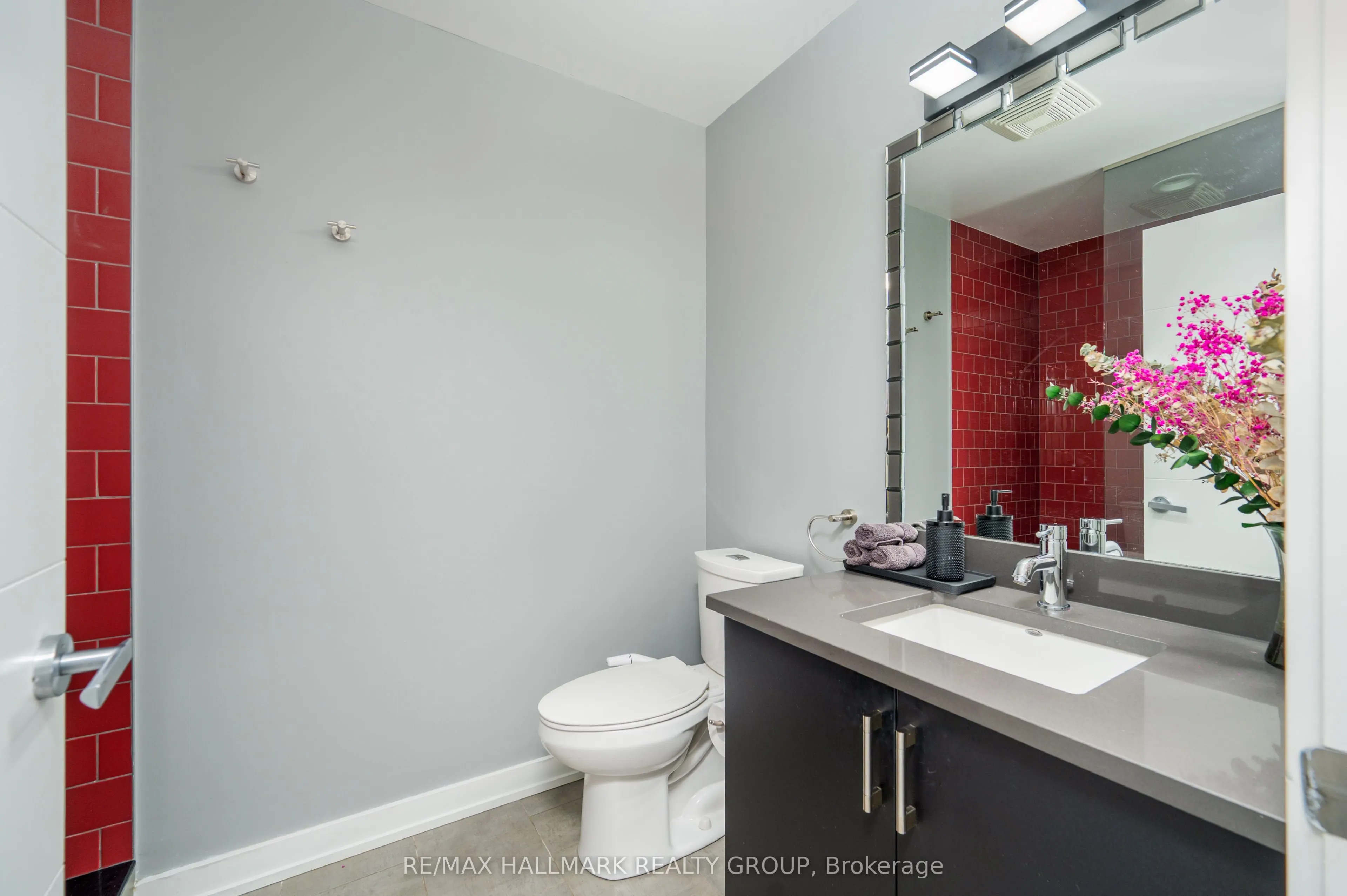 195 Besserer Street, #2701