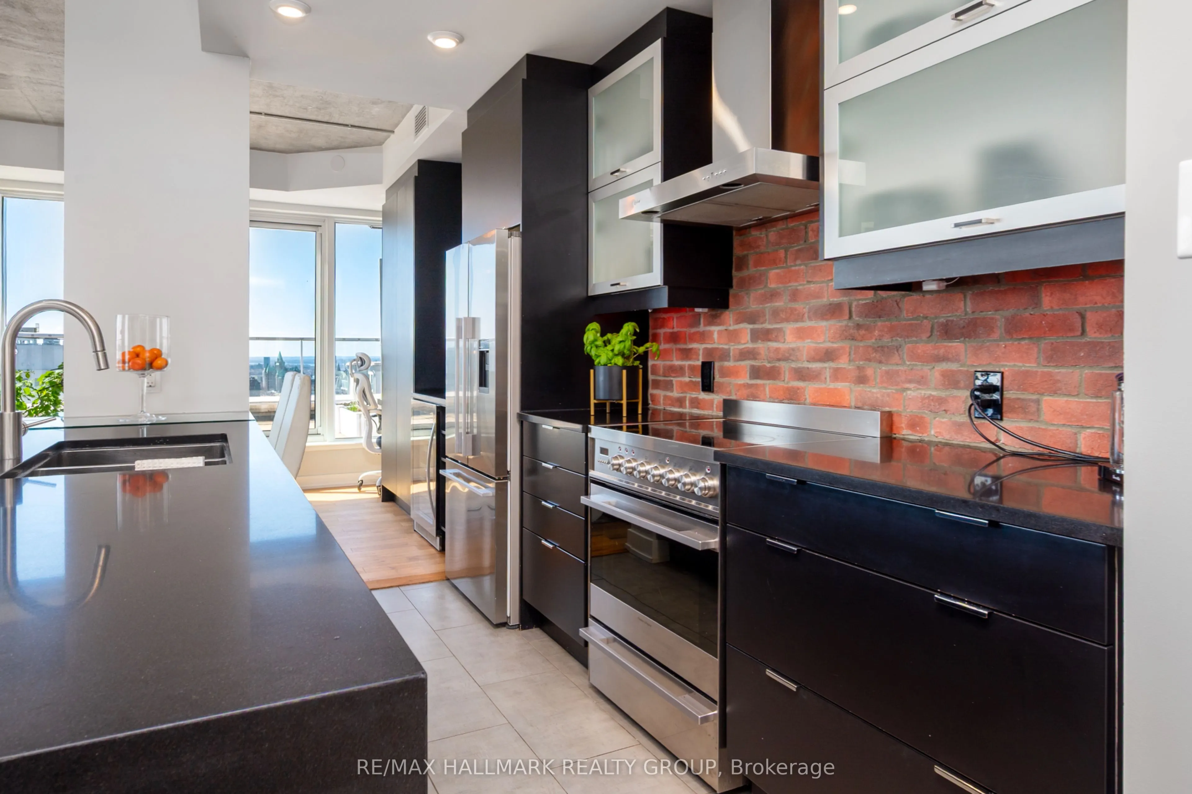 195 Besserer Street, #2701