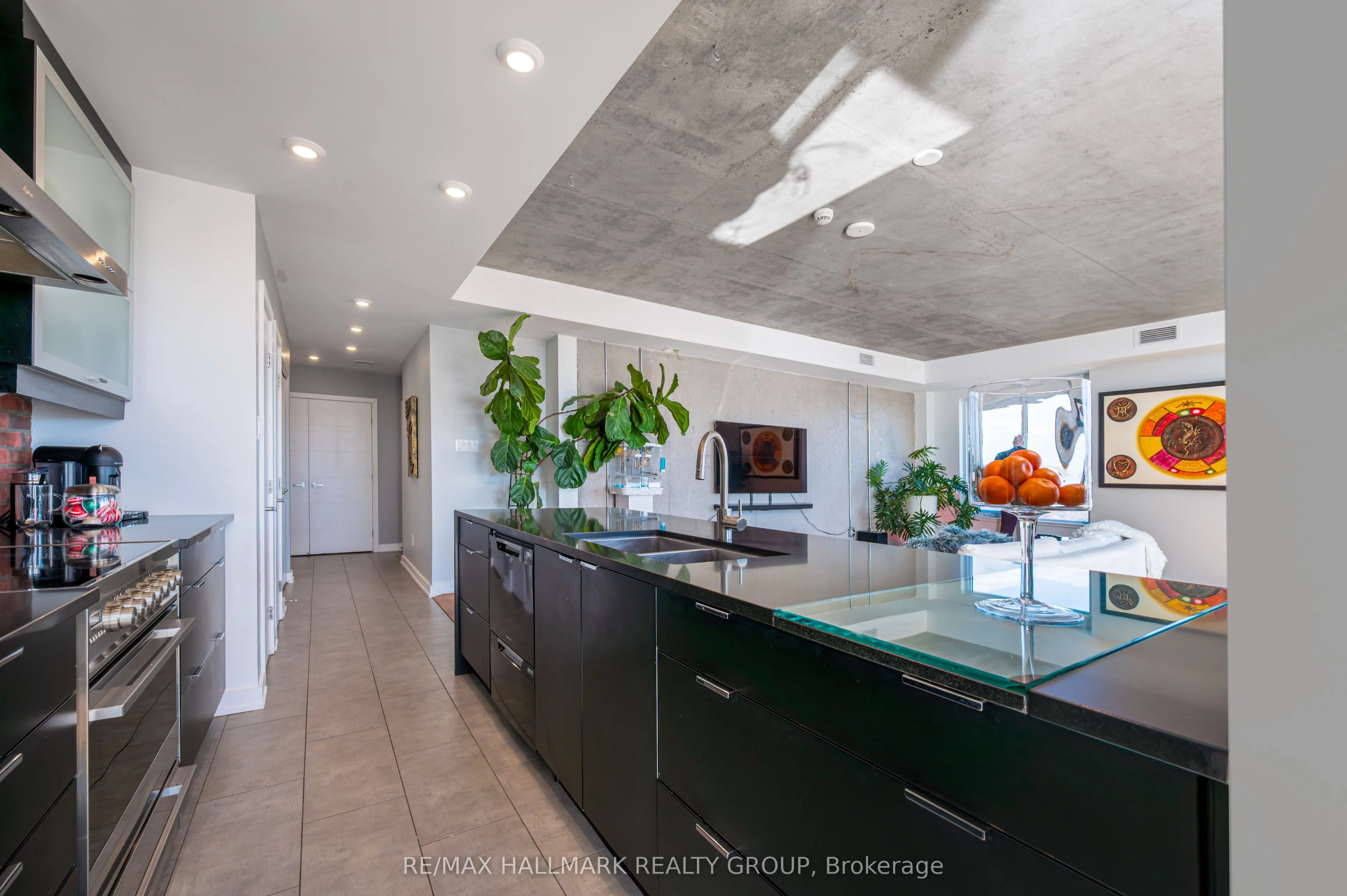 195 Besserer Street, #2701