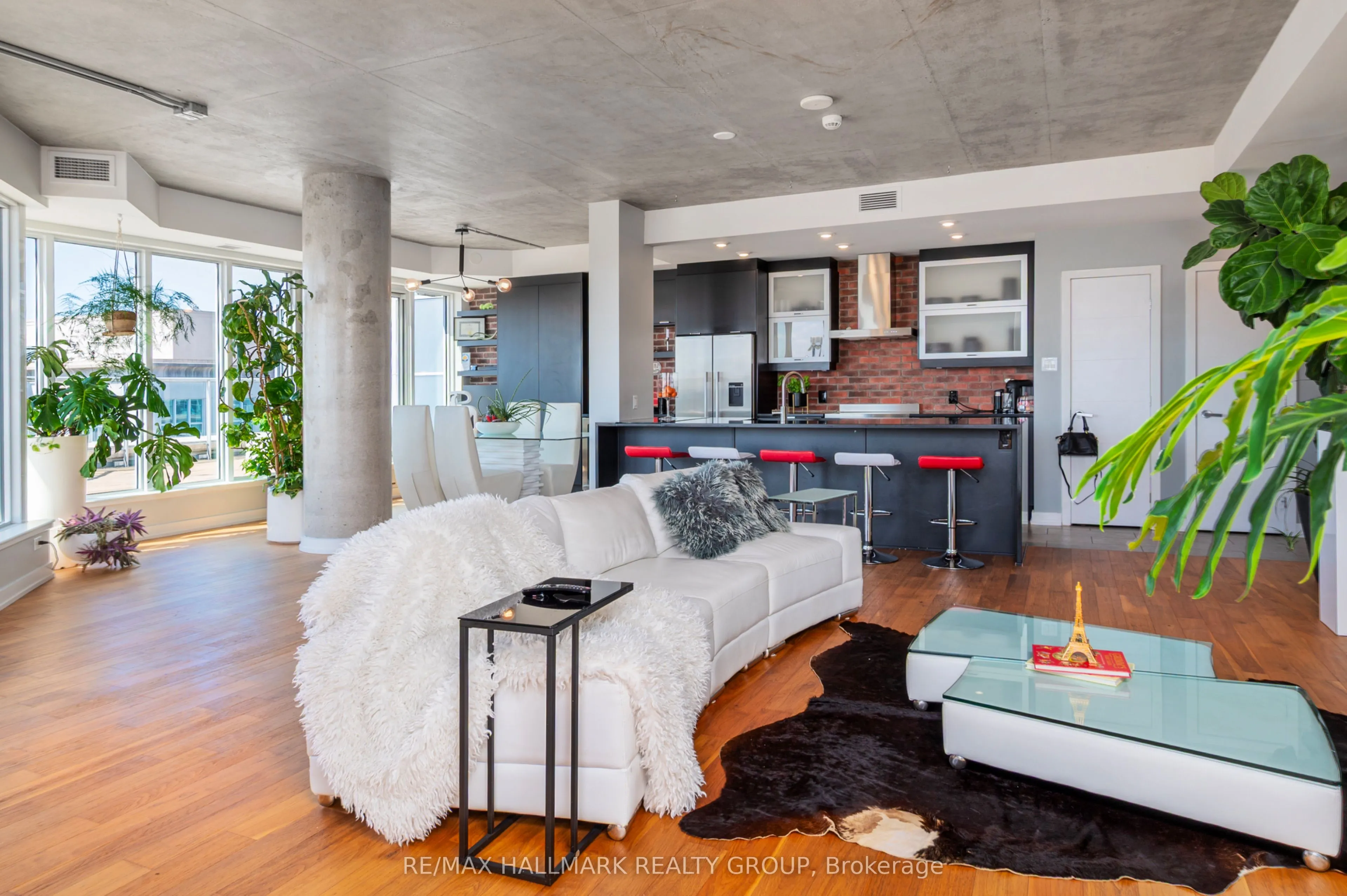 195 Besserer Street, #2701