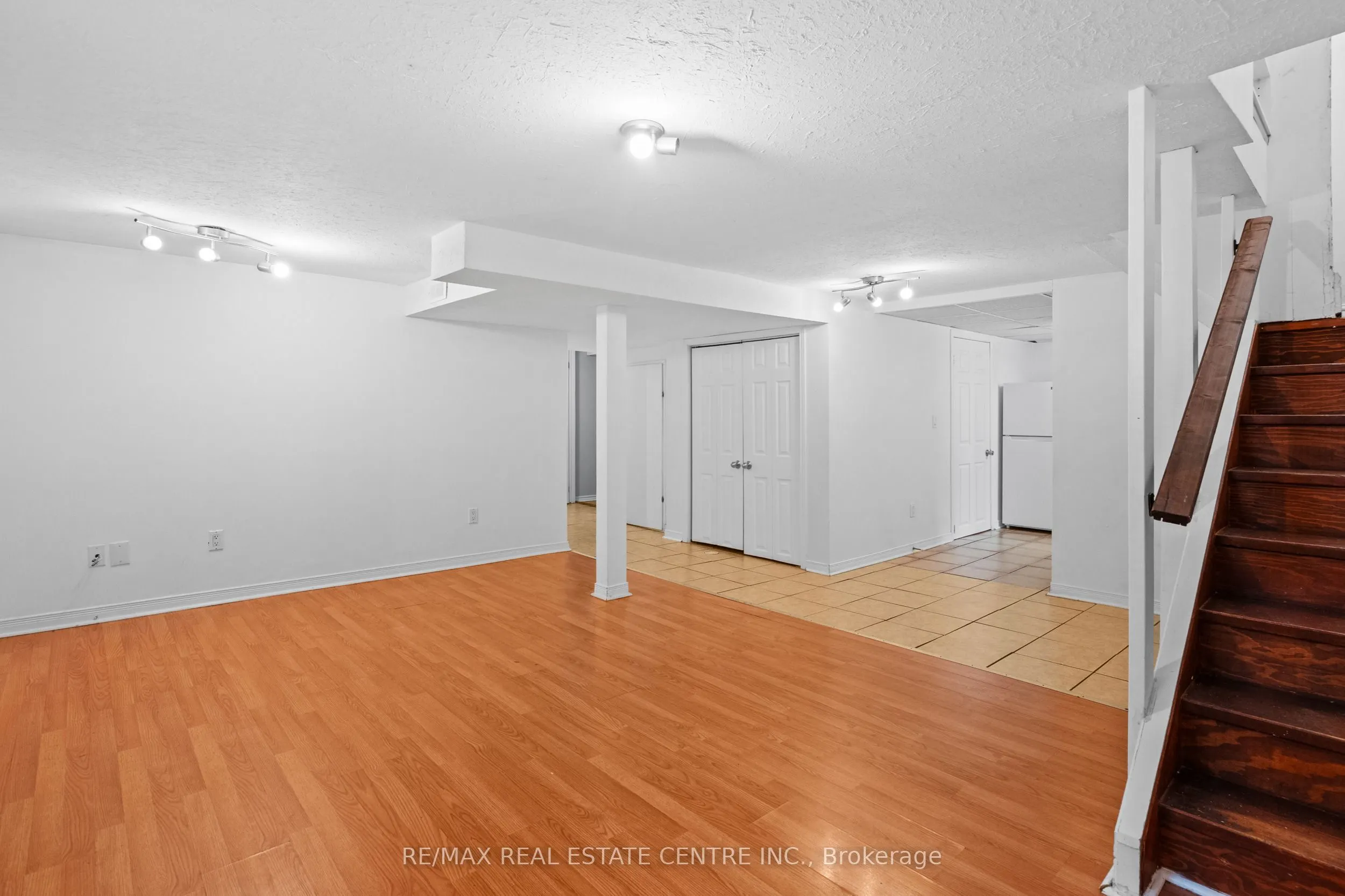 298 Wallace Avenue, #Basement