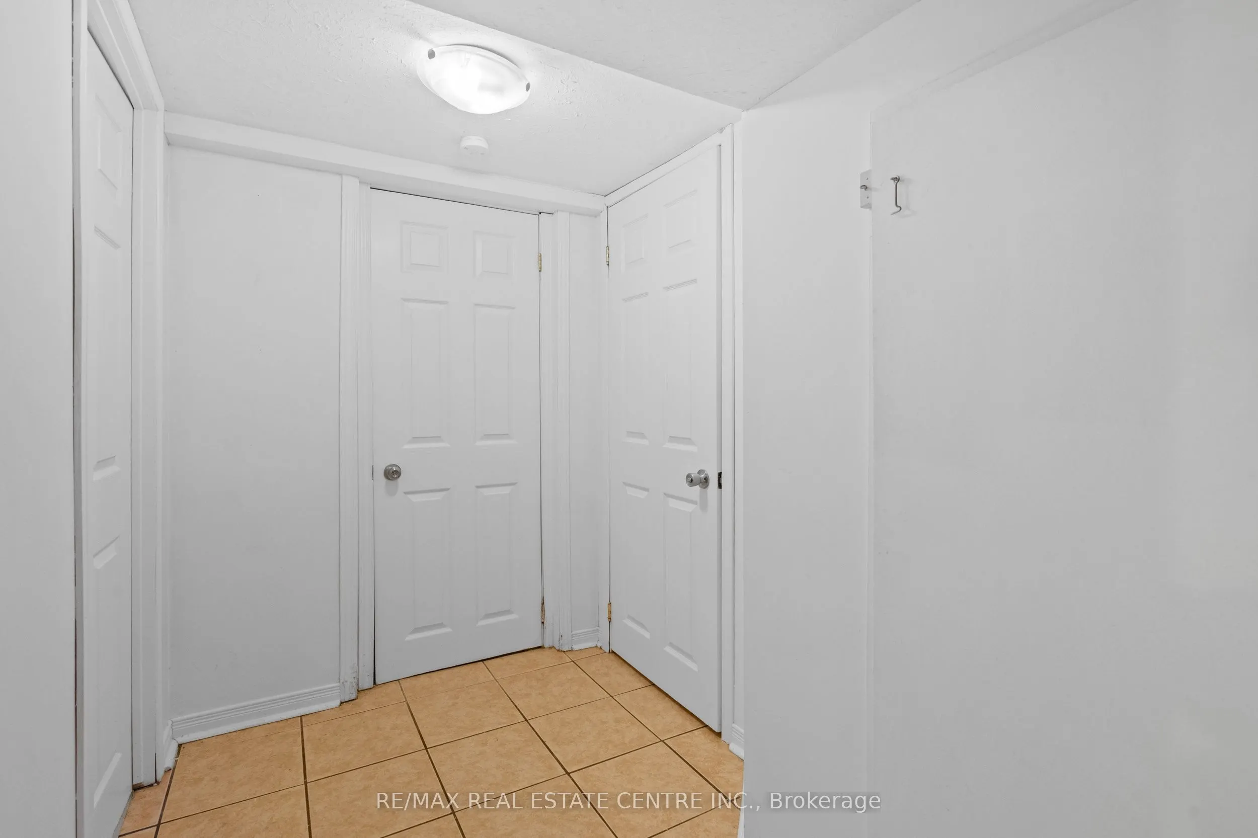 298 Wallace Avenue, #Basement