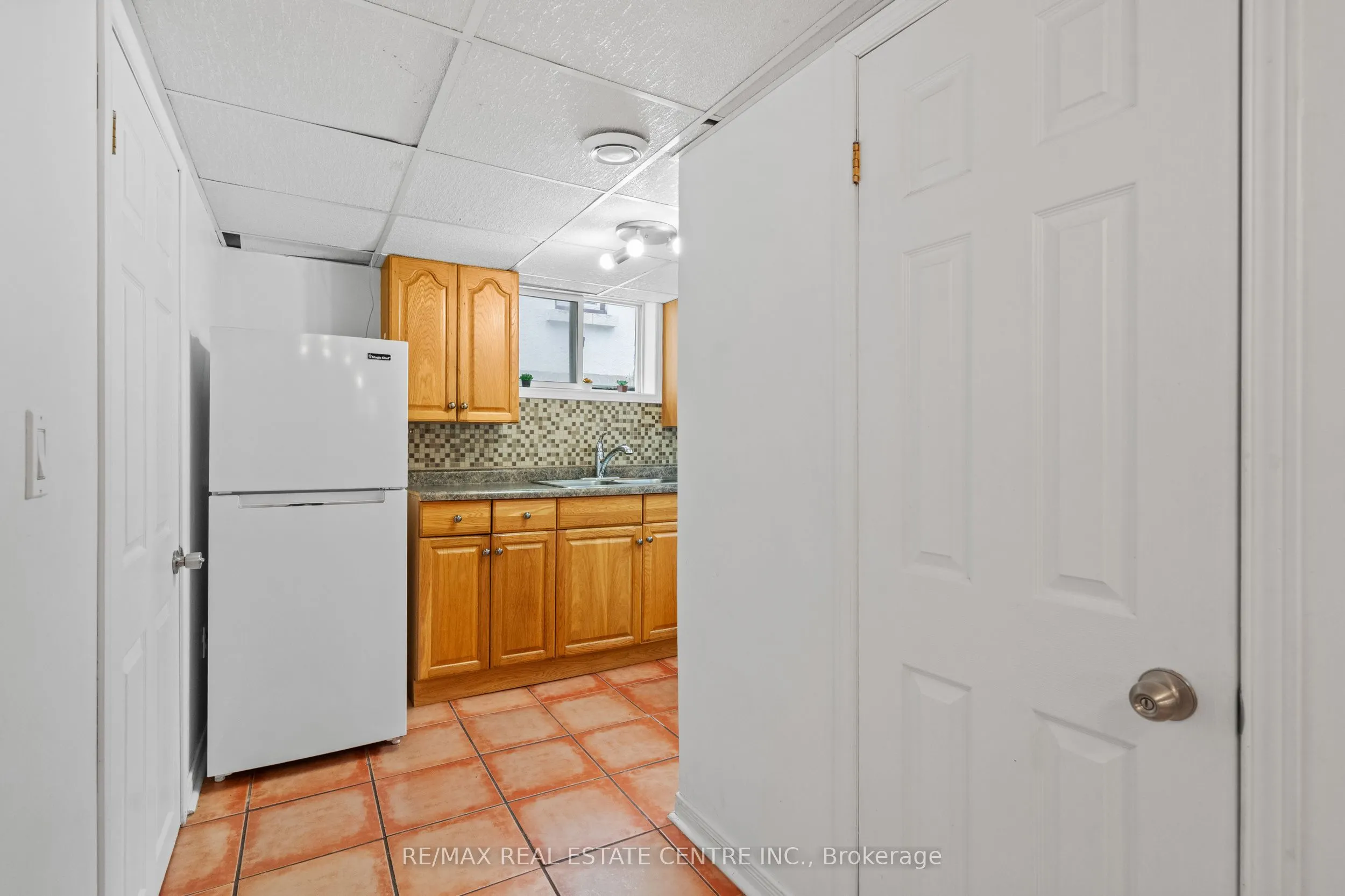 298 Wallace Avenue, #Basement