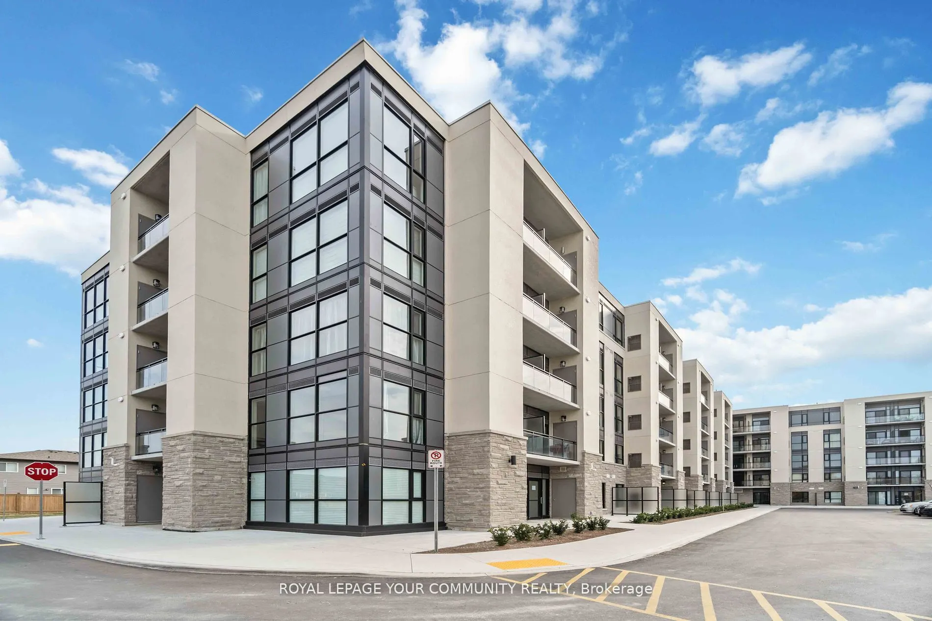 50 Herrick Avenue, #Upper PH04