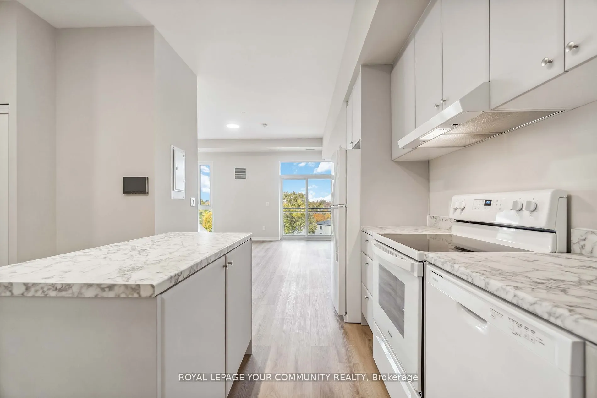 50 Herrick Avenue, #Upper PH04