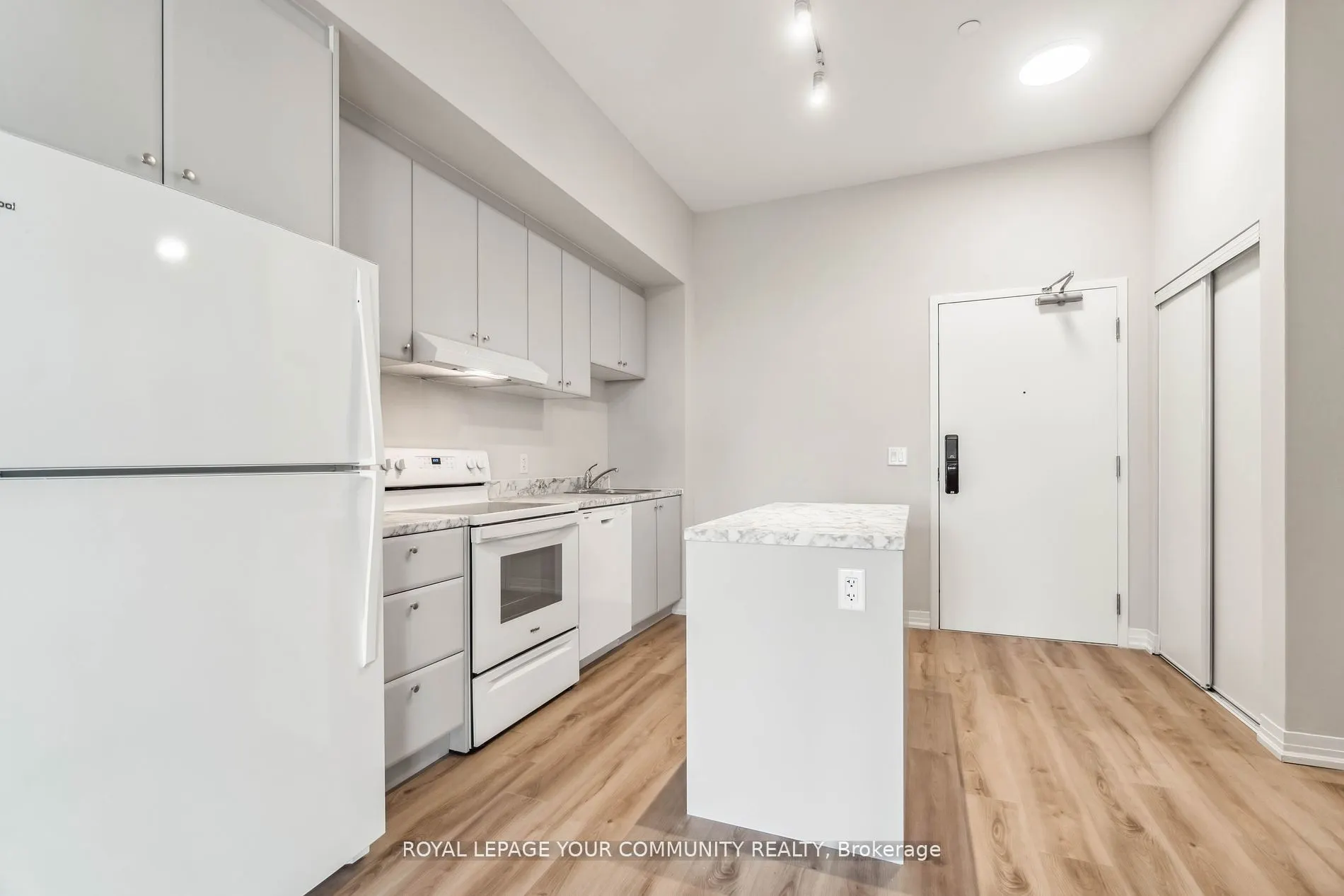 50 Herrick Avenue, #Upper PH04