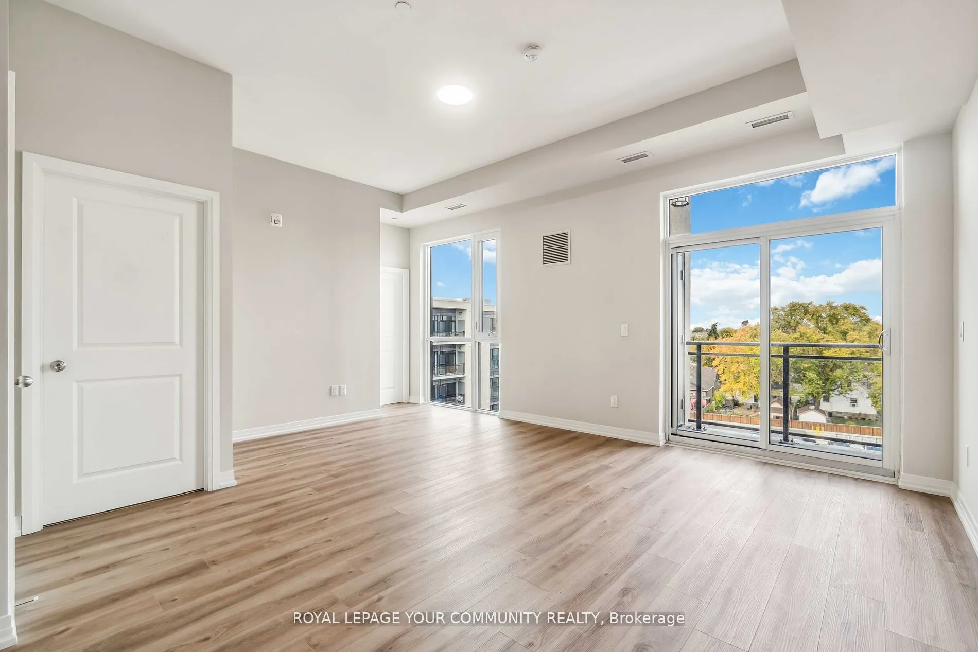 50 Herrick Avenue, #Upper PH04