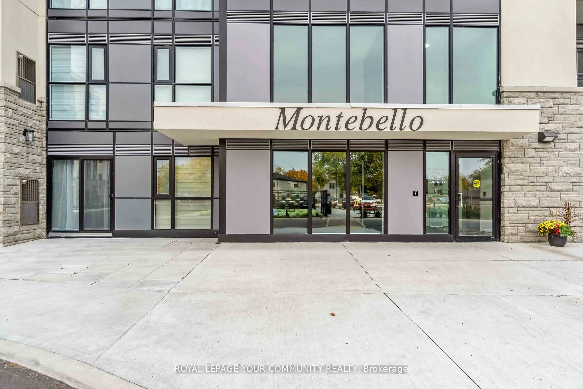 50 Herrick Avenue, #Upper PH04