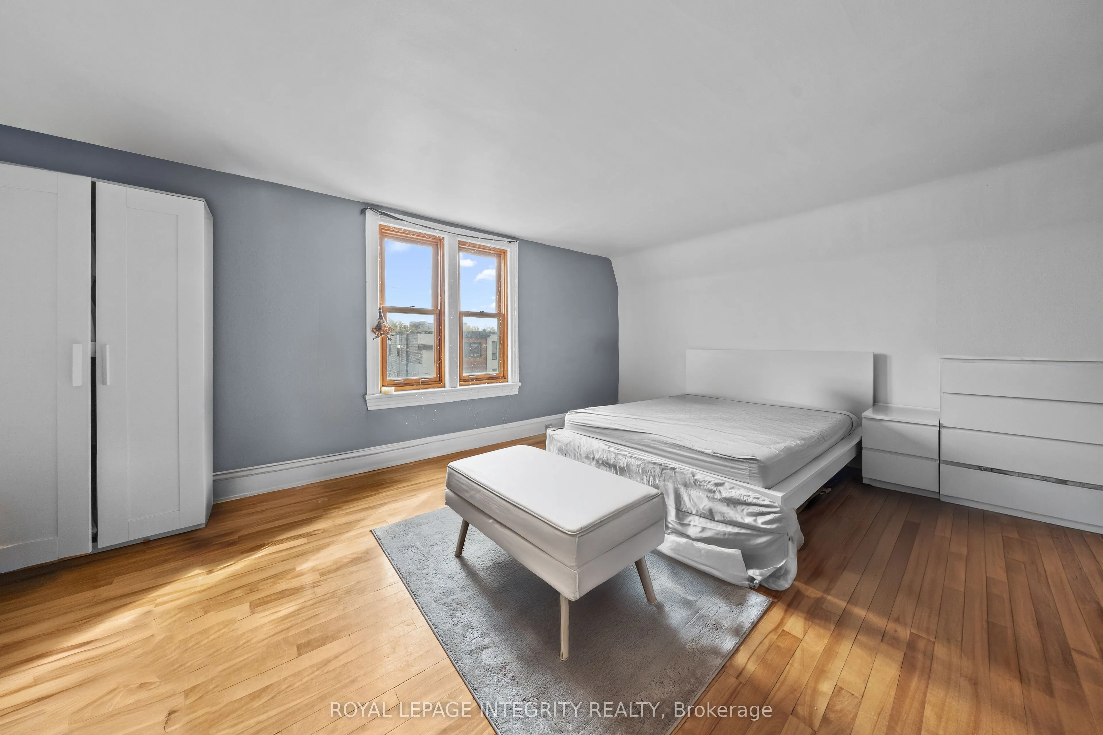 279 Somerset Street E