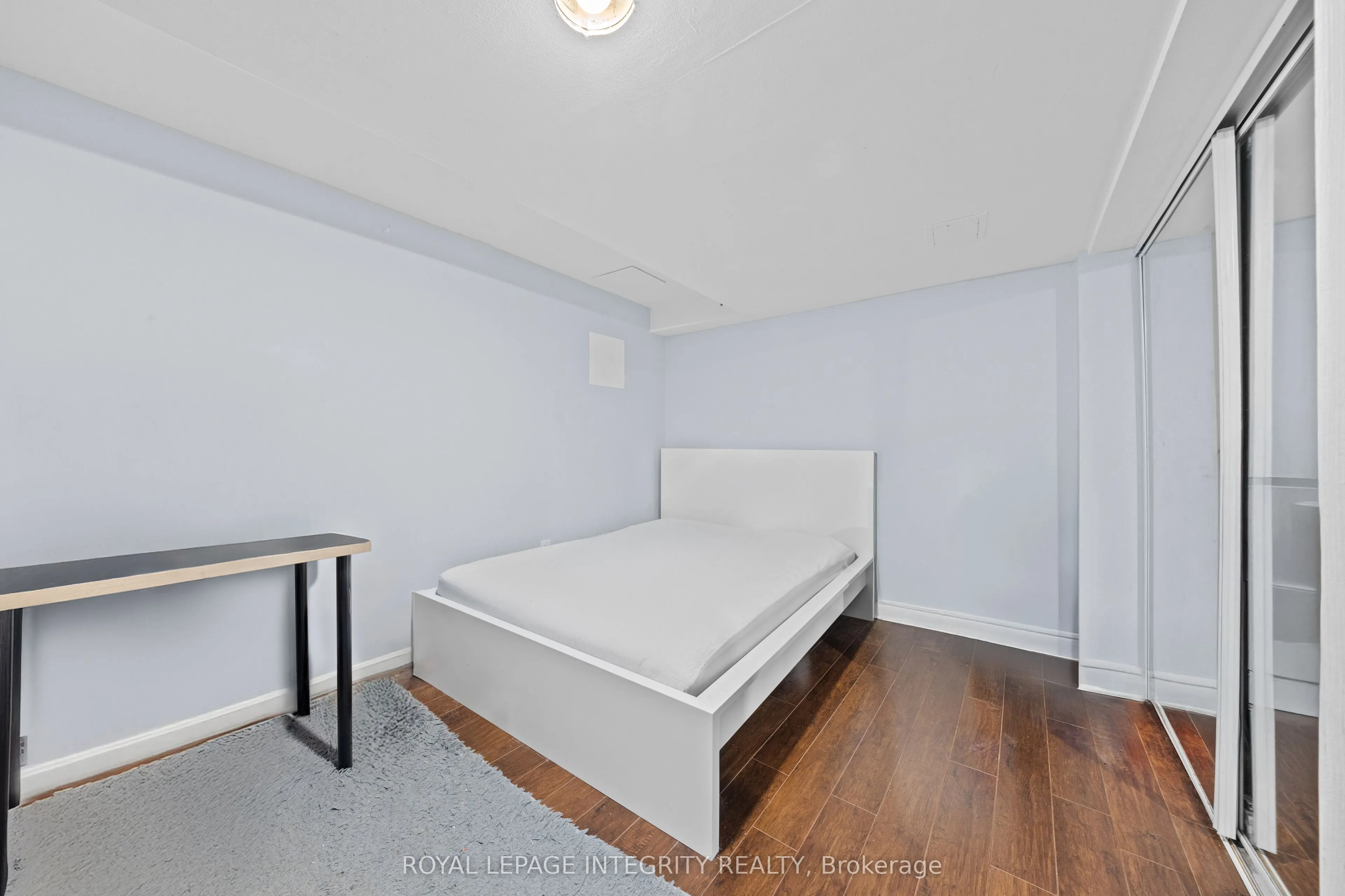 279 Somerset Street E