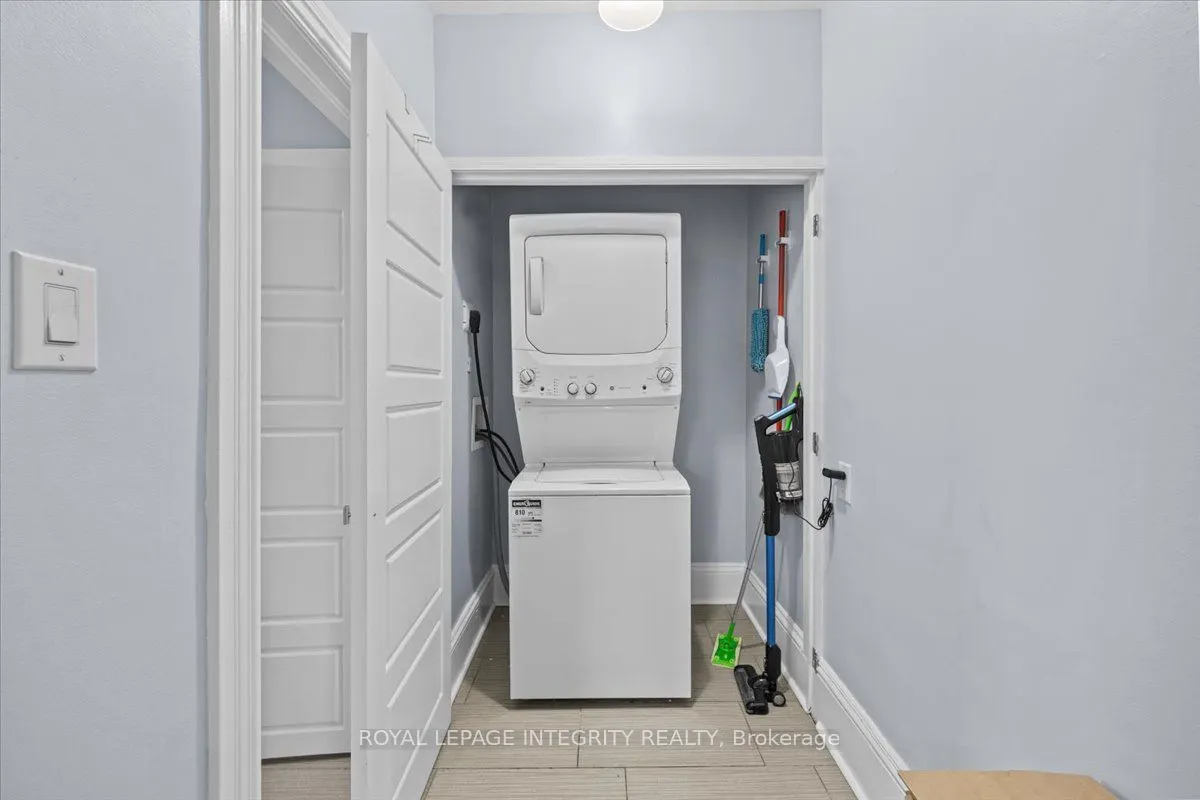 279 Somerset Street E