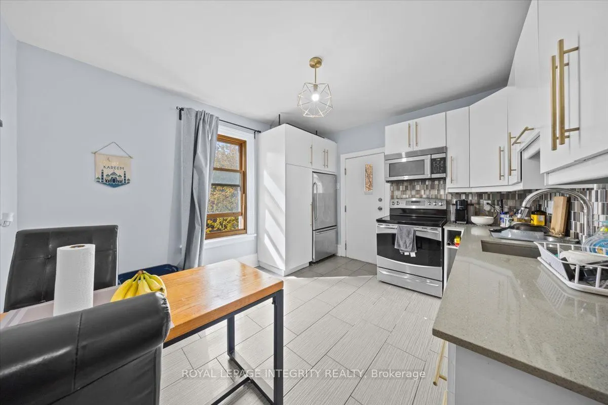 279 Somerset Street E