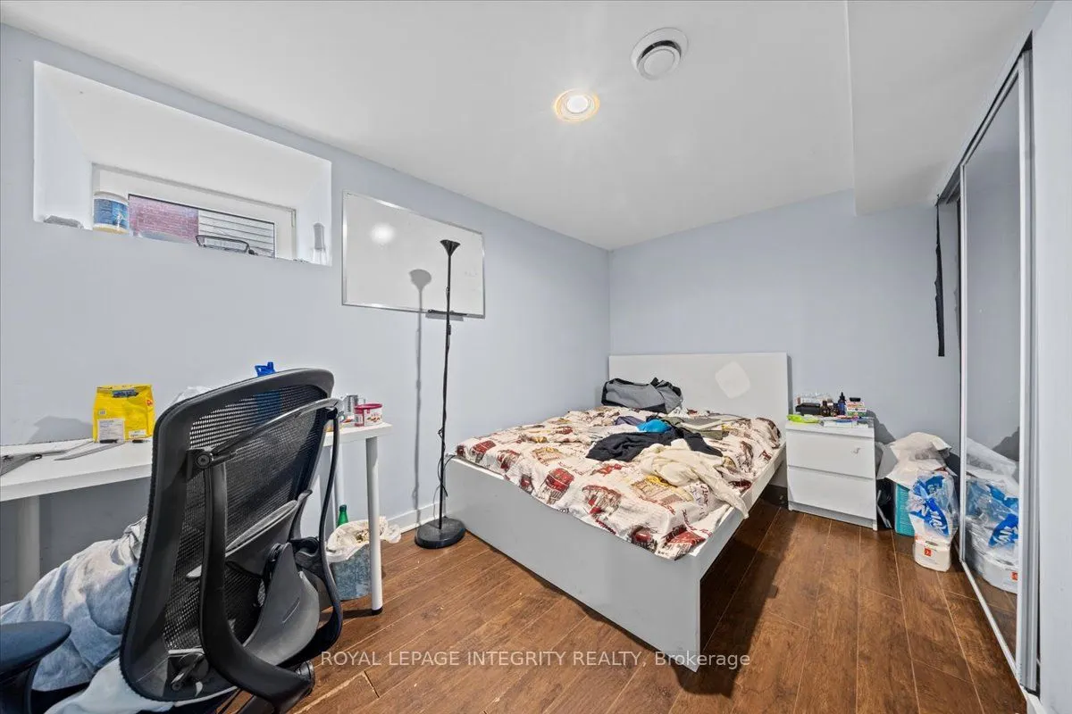 279 Somerset Street E