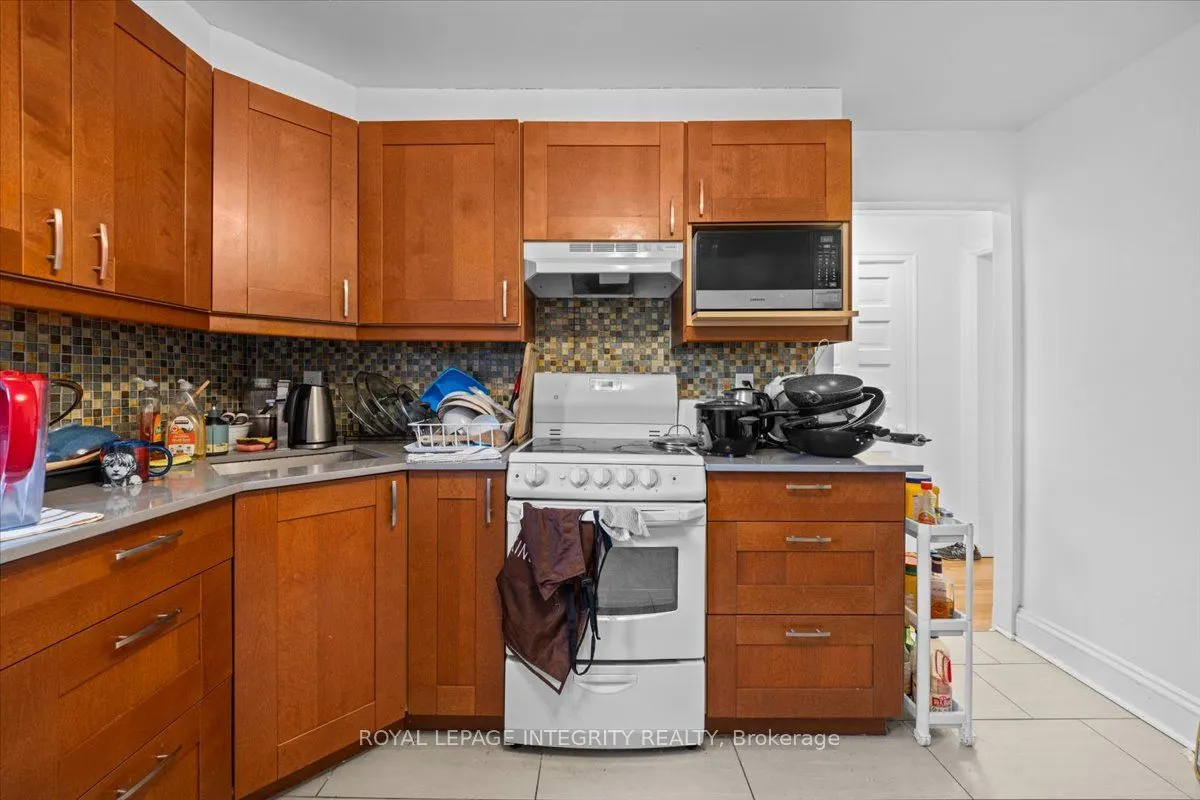 279 Somerset Street E