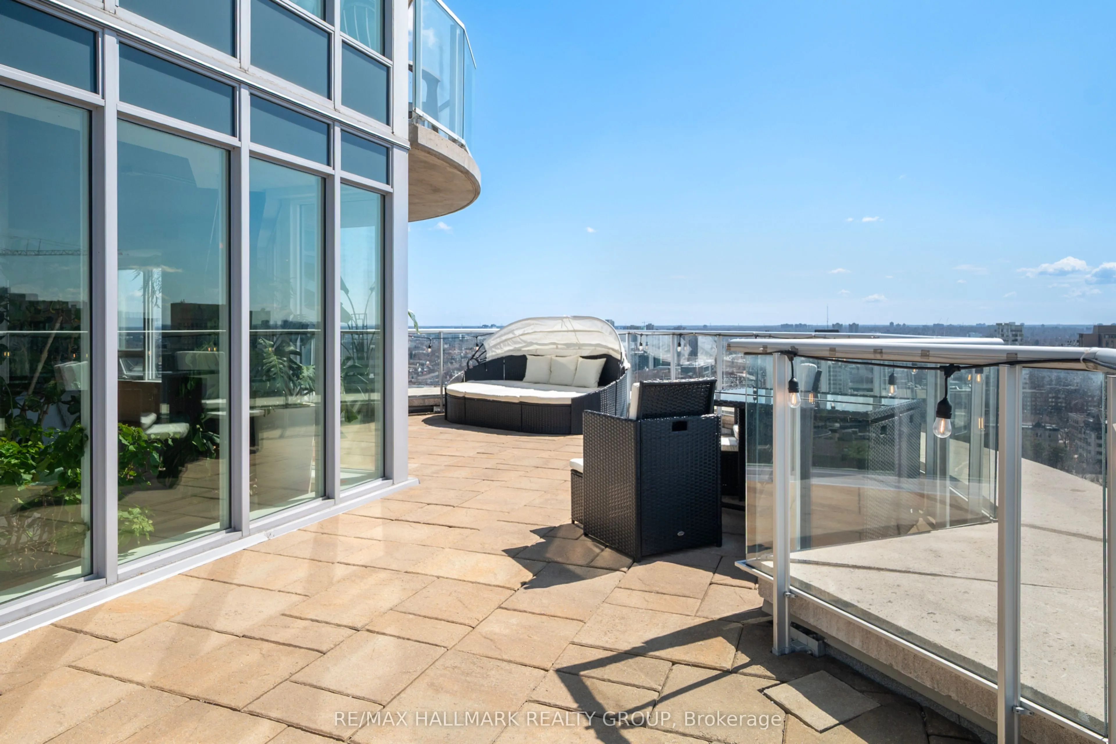 195 Besserer Street, #2701