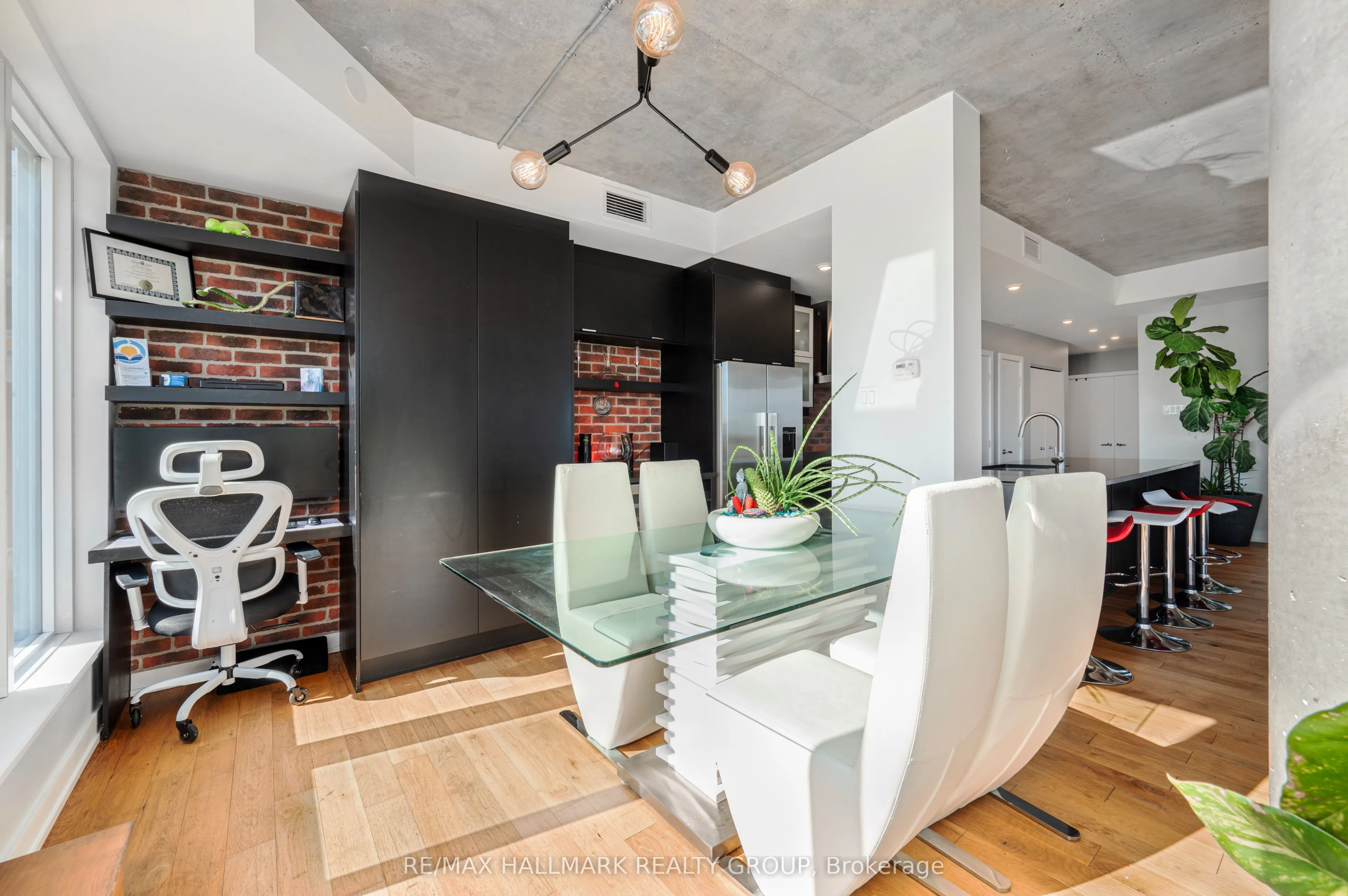 195 Besserer Street, #2701