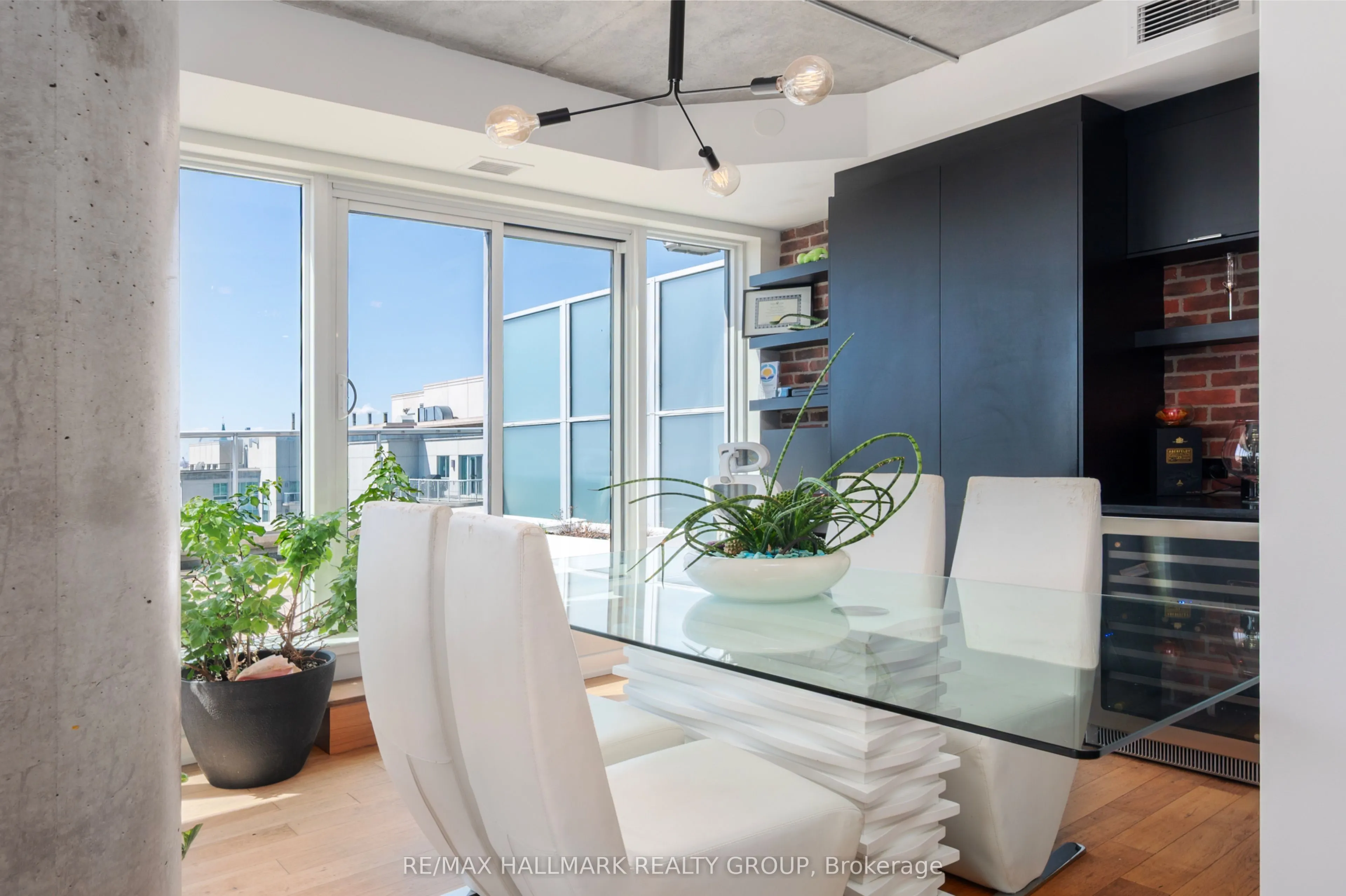 195 Besserer Street, #2701