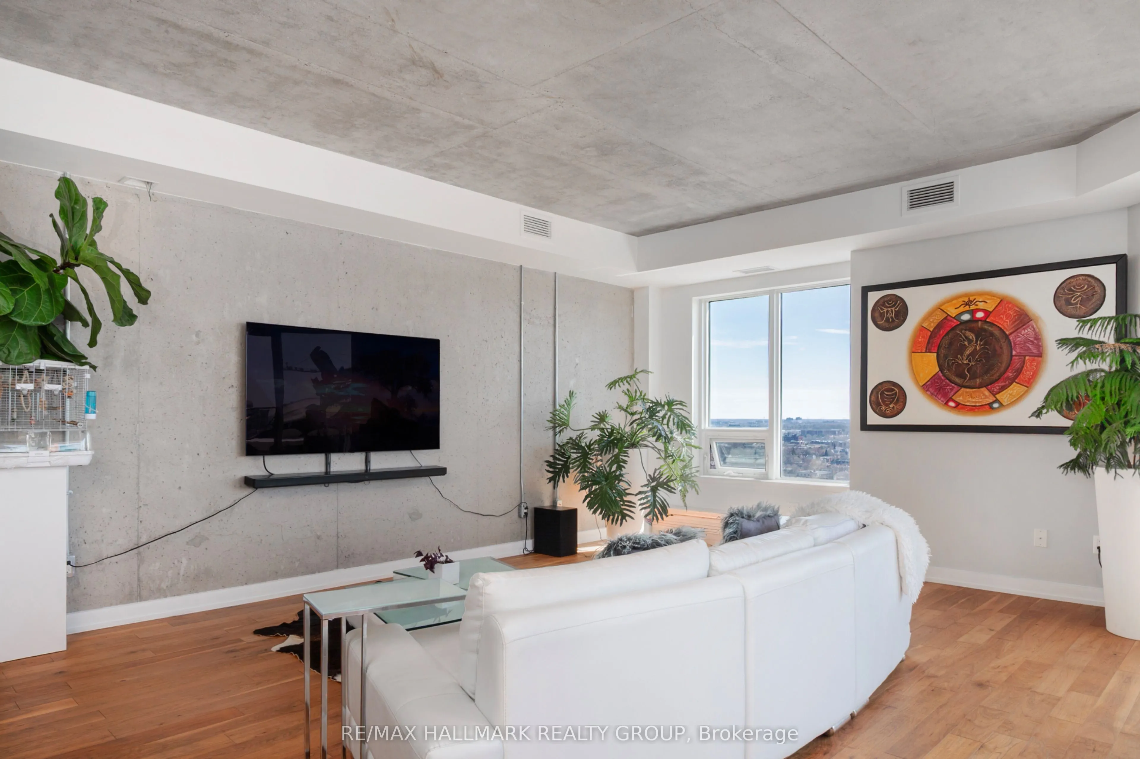 195 Besserer Street, #2701