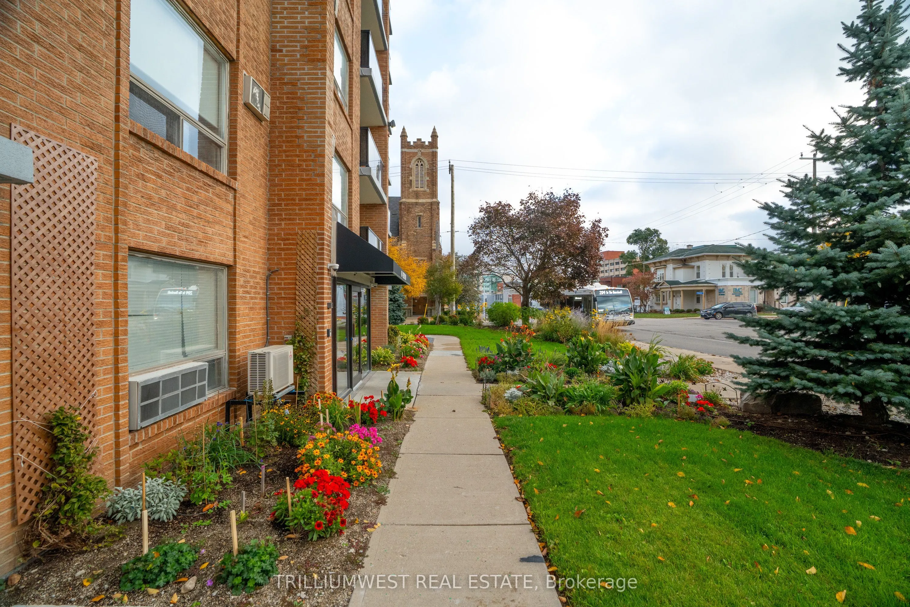 64 Benton Street, #602