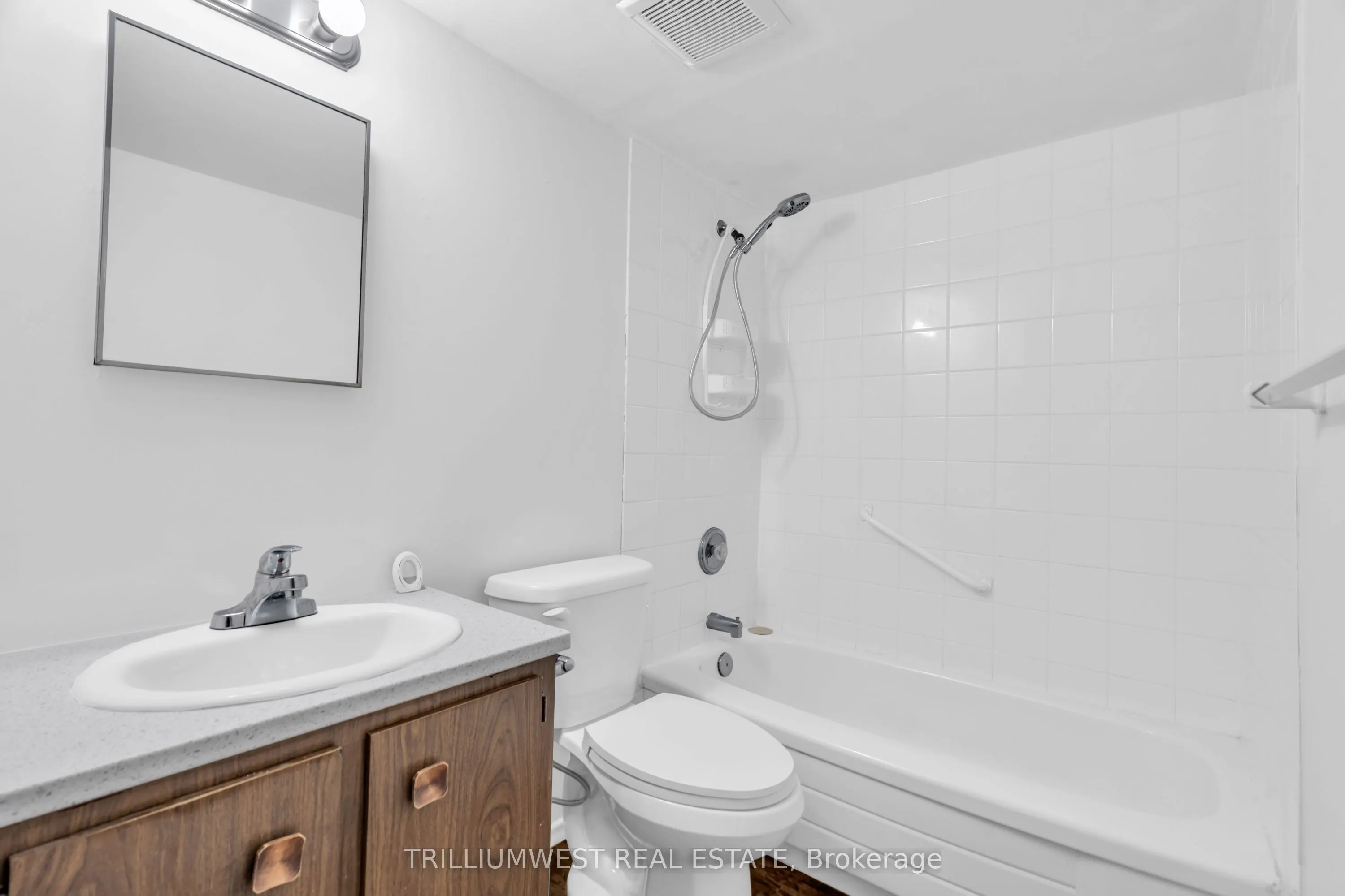 64 Benton Street, #602