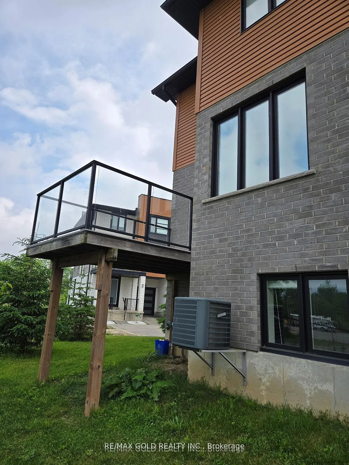 997 West Village Square