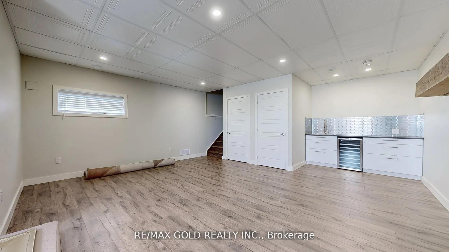 997 West Village Square