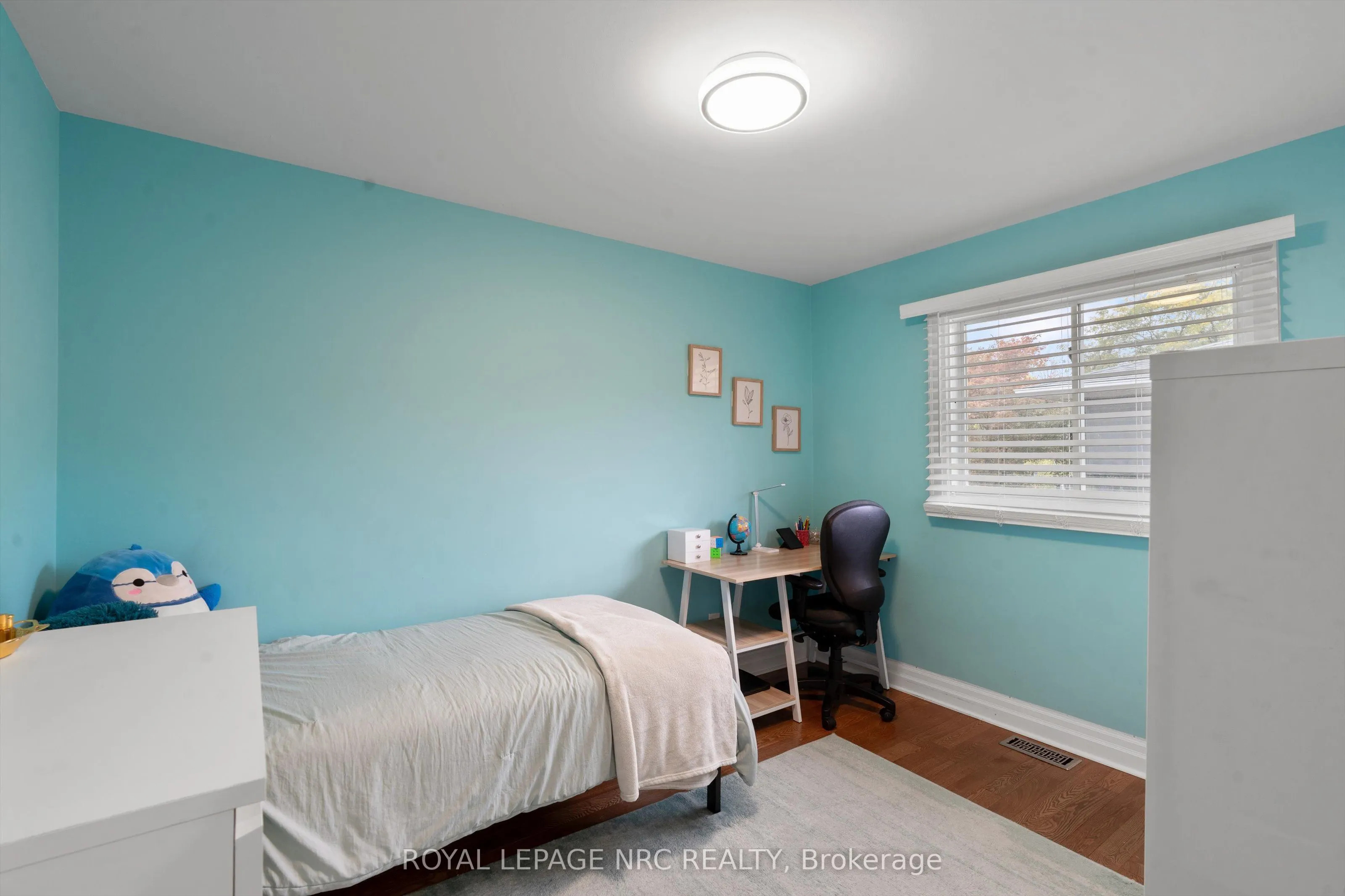 37 West Farmington Drive