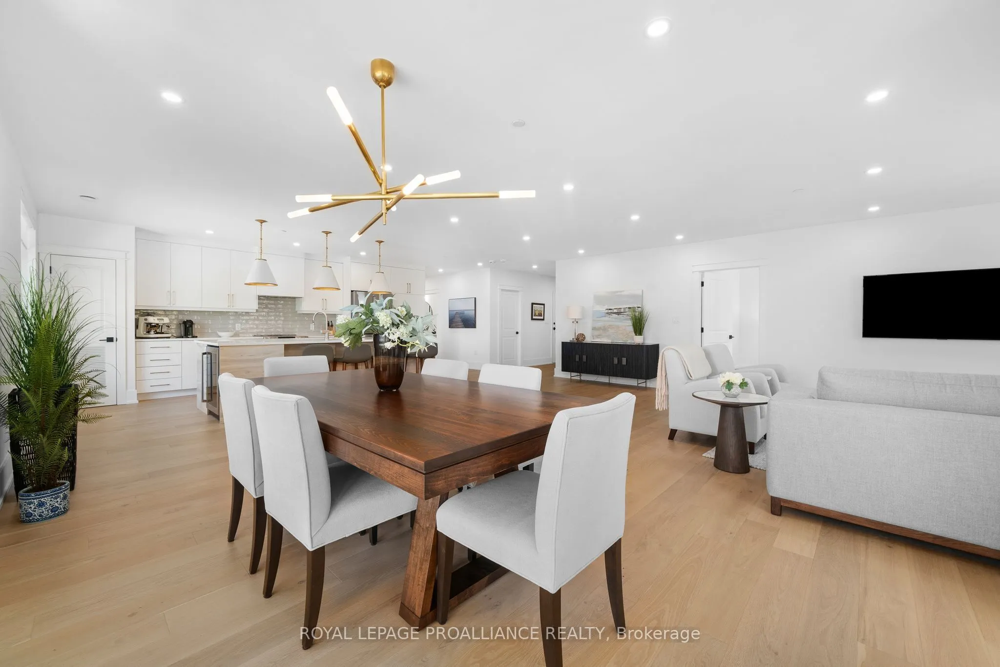 17 Cleave Avenue, #409