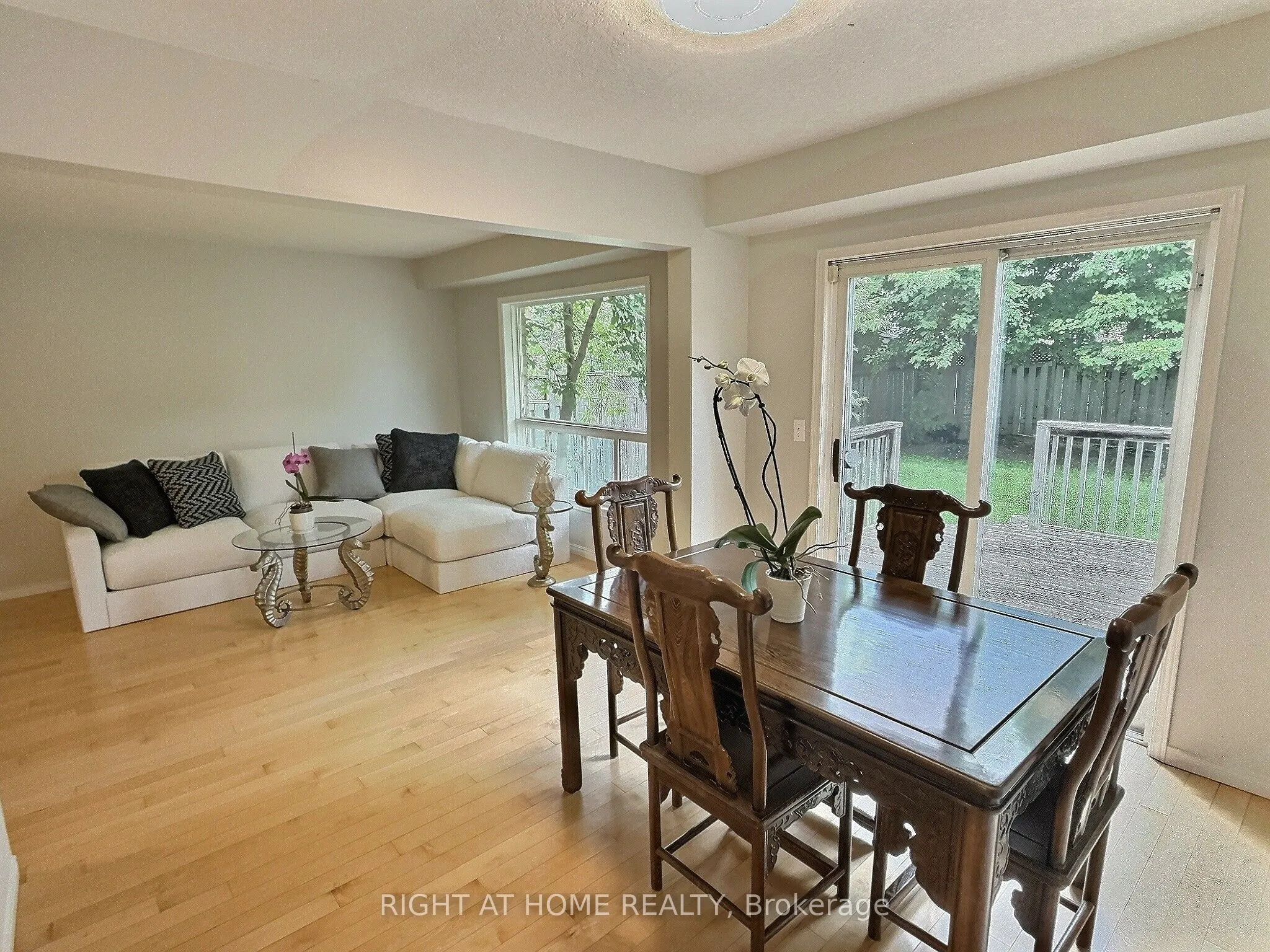 385 Havendale Crescent