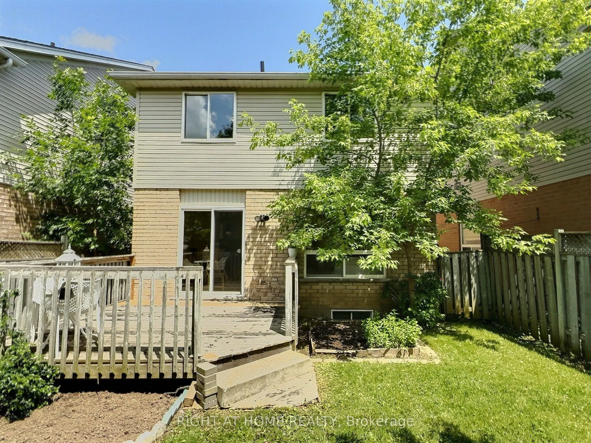 385 Havendale Crescent