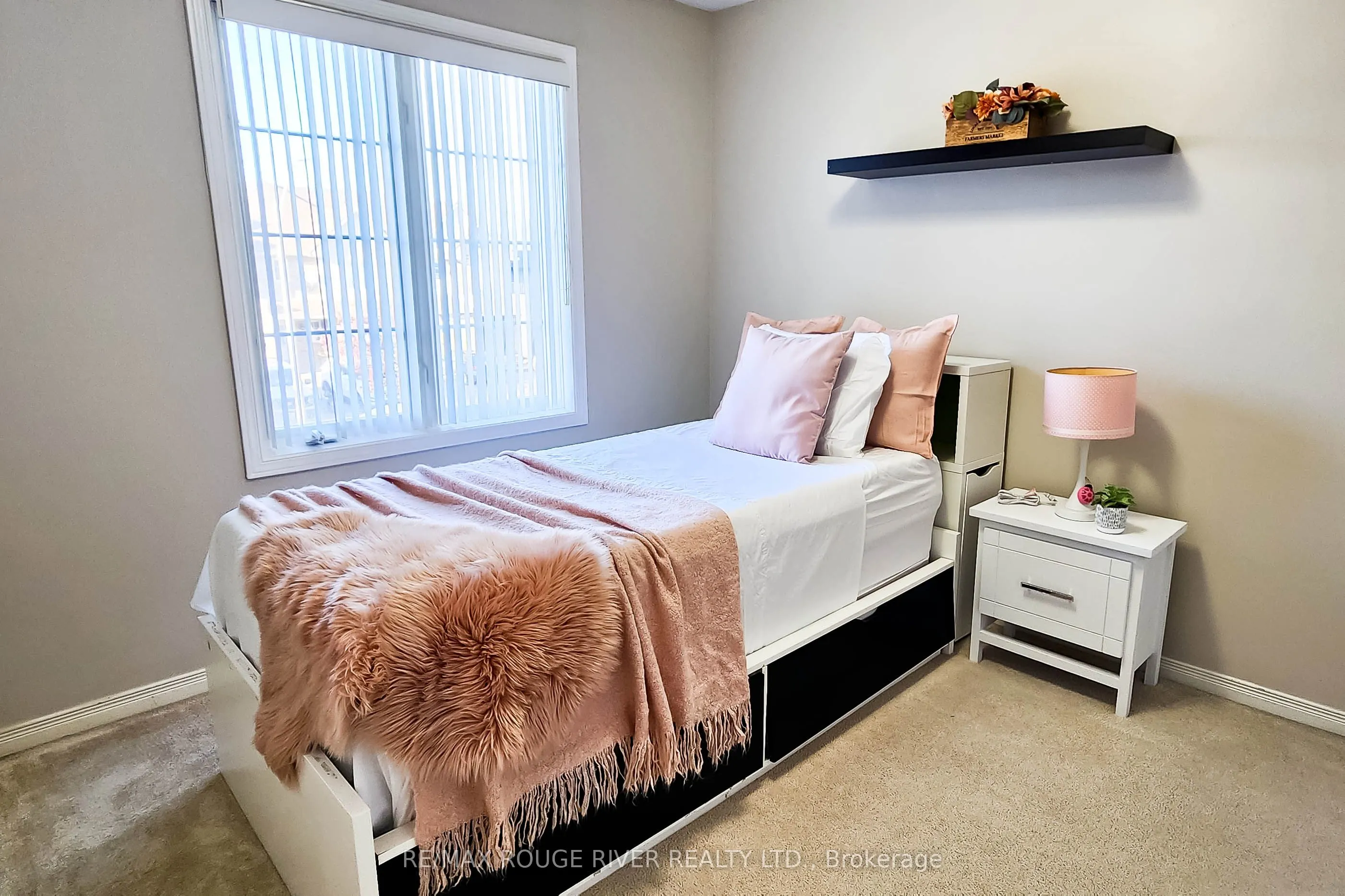 74 Meadow Wood Crescent