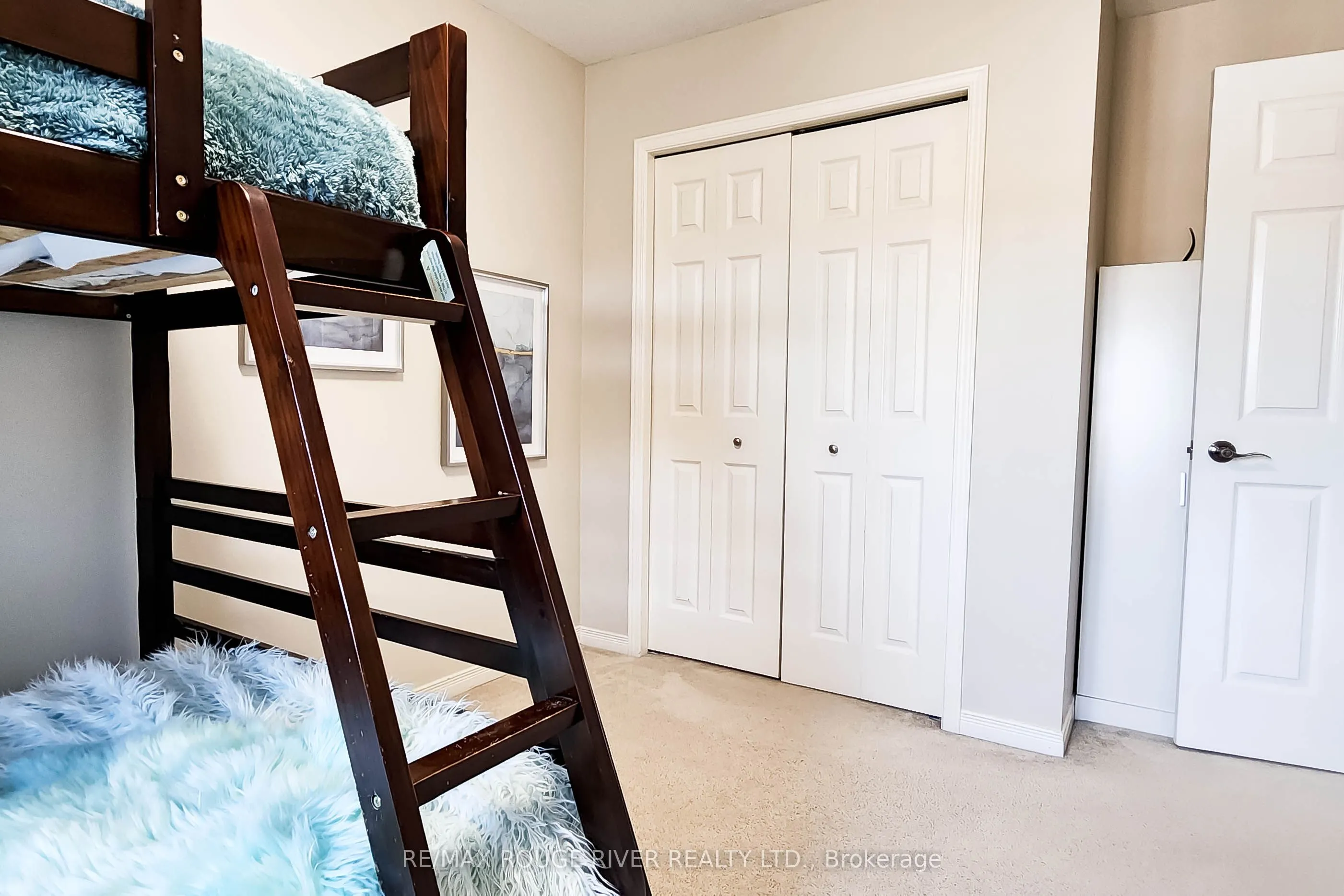 74 Meadow Wood Crescent