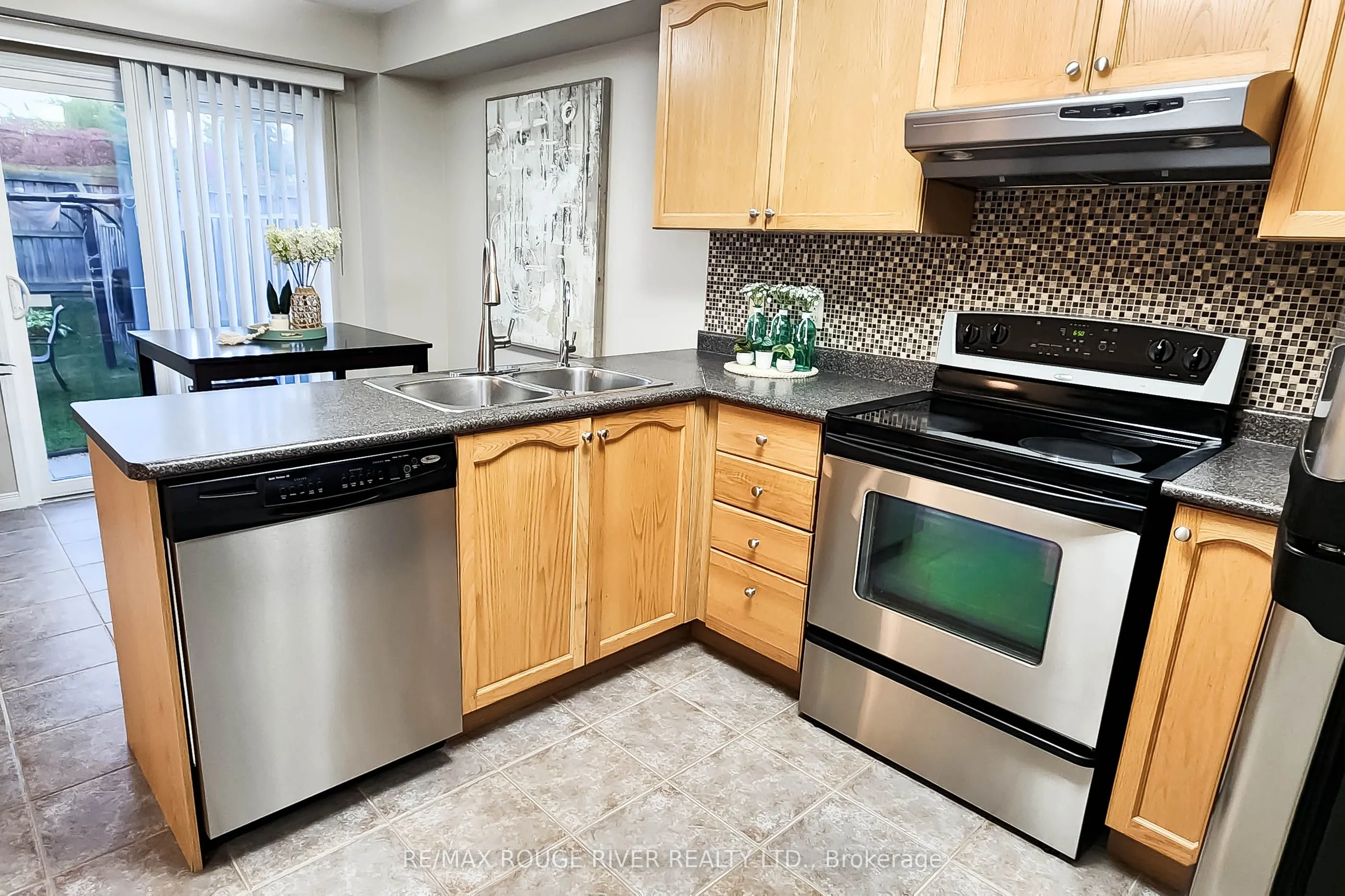 74 Meadow Wood Crescent