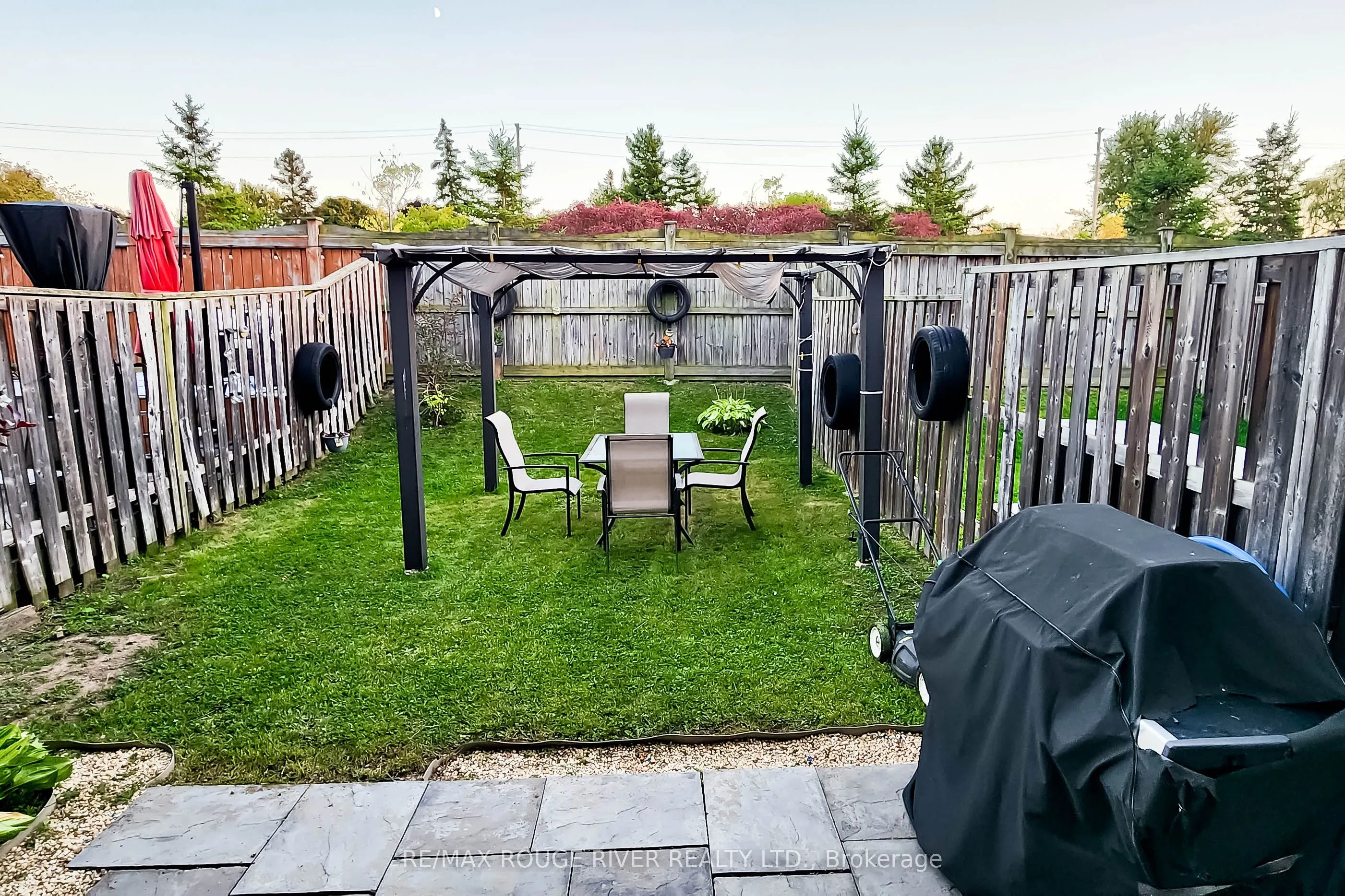 74 Meadow Wood Crescent