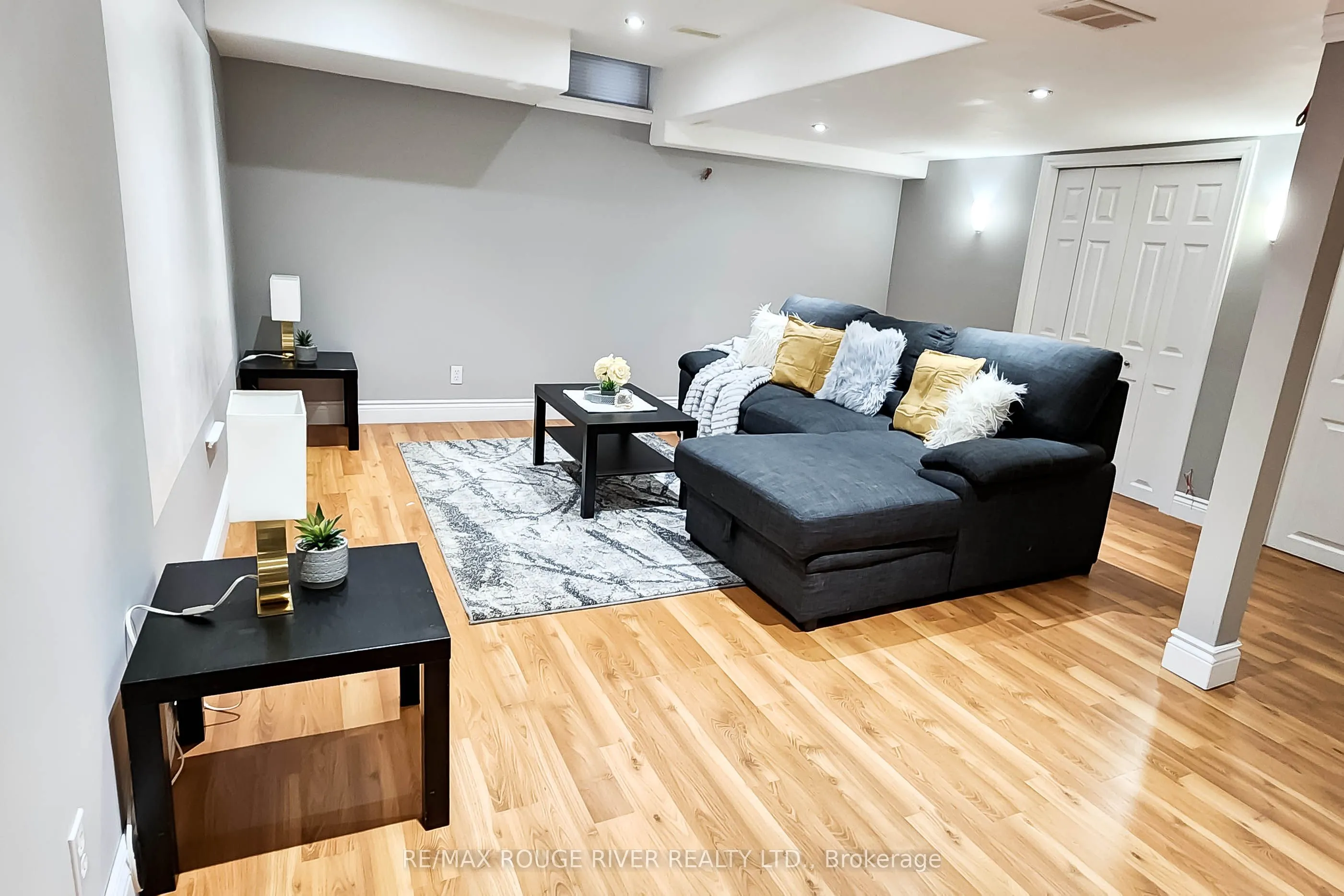 74 Meadow Wood Crescent