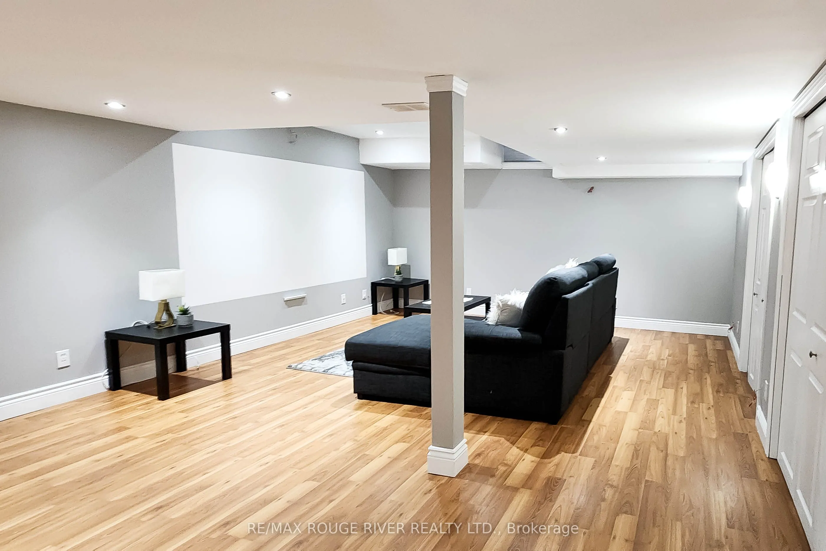 74 Meadow Wood Crescent