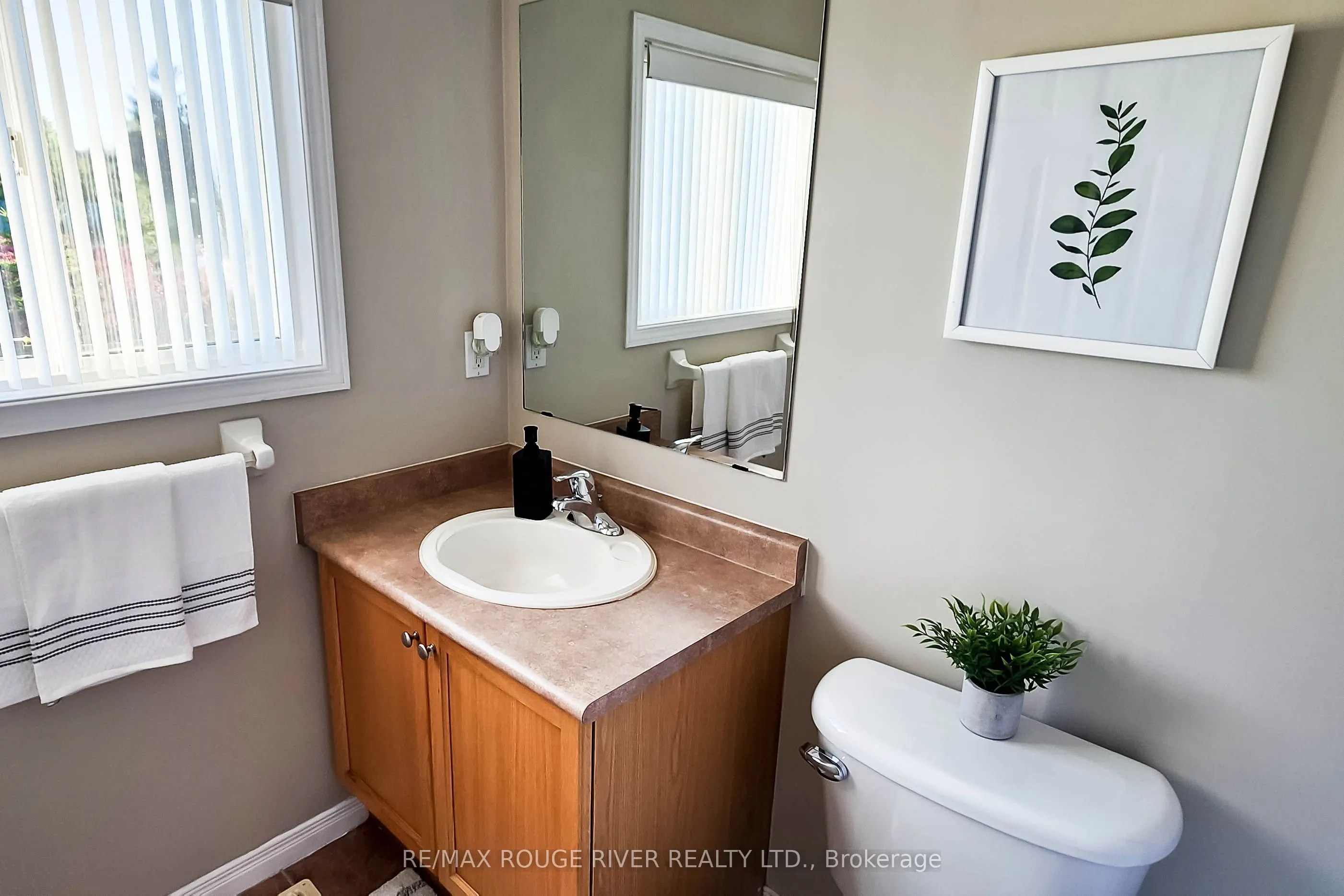 74 Meadow Wood Crescent