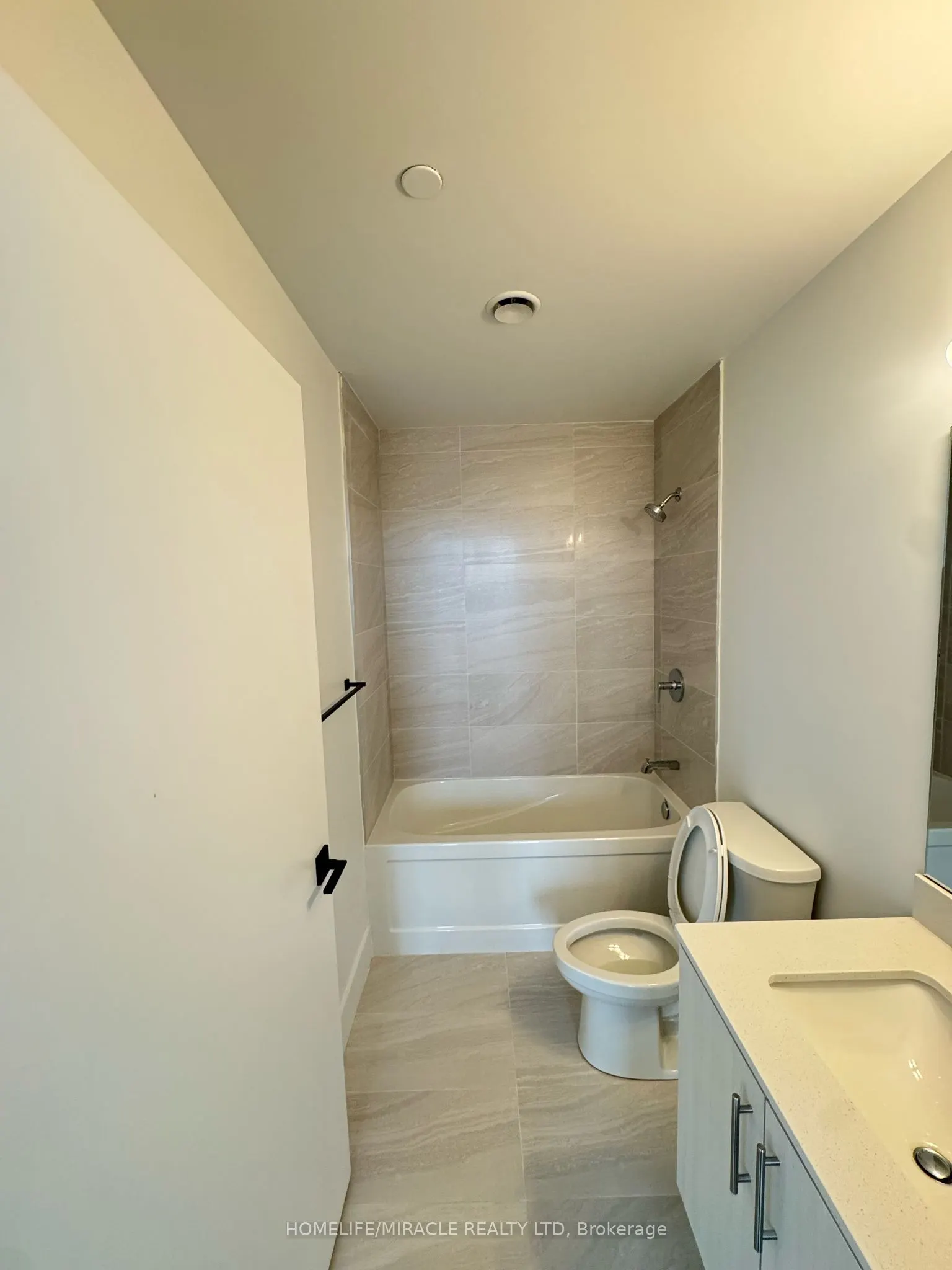 2782 Barton Street E, #1219