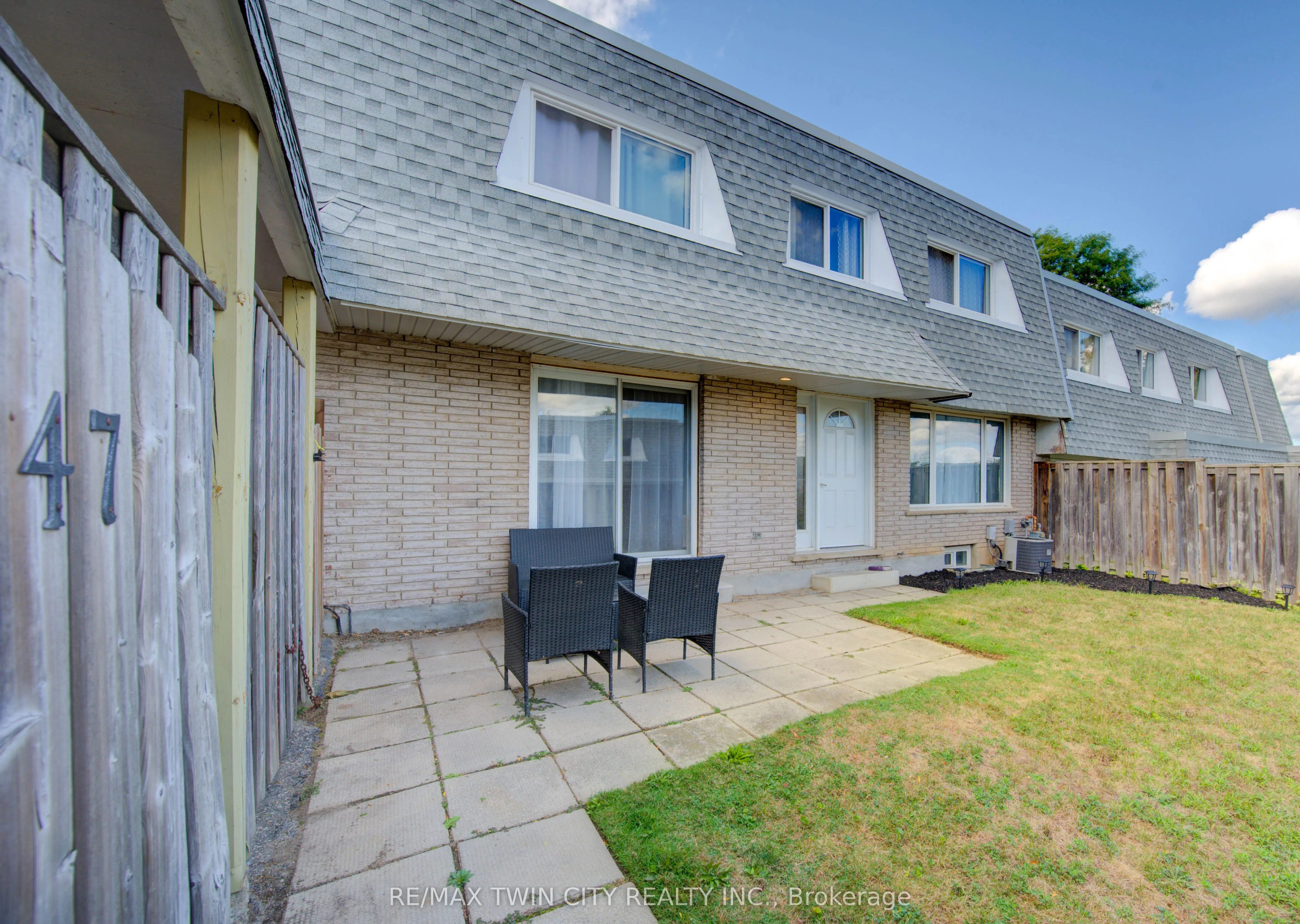 14 Williamsburg Road, #47