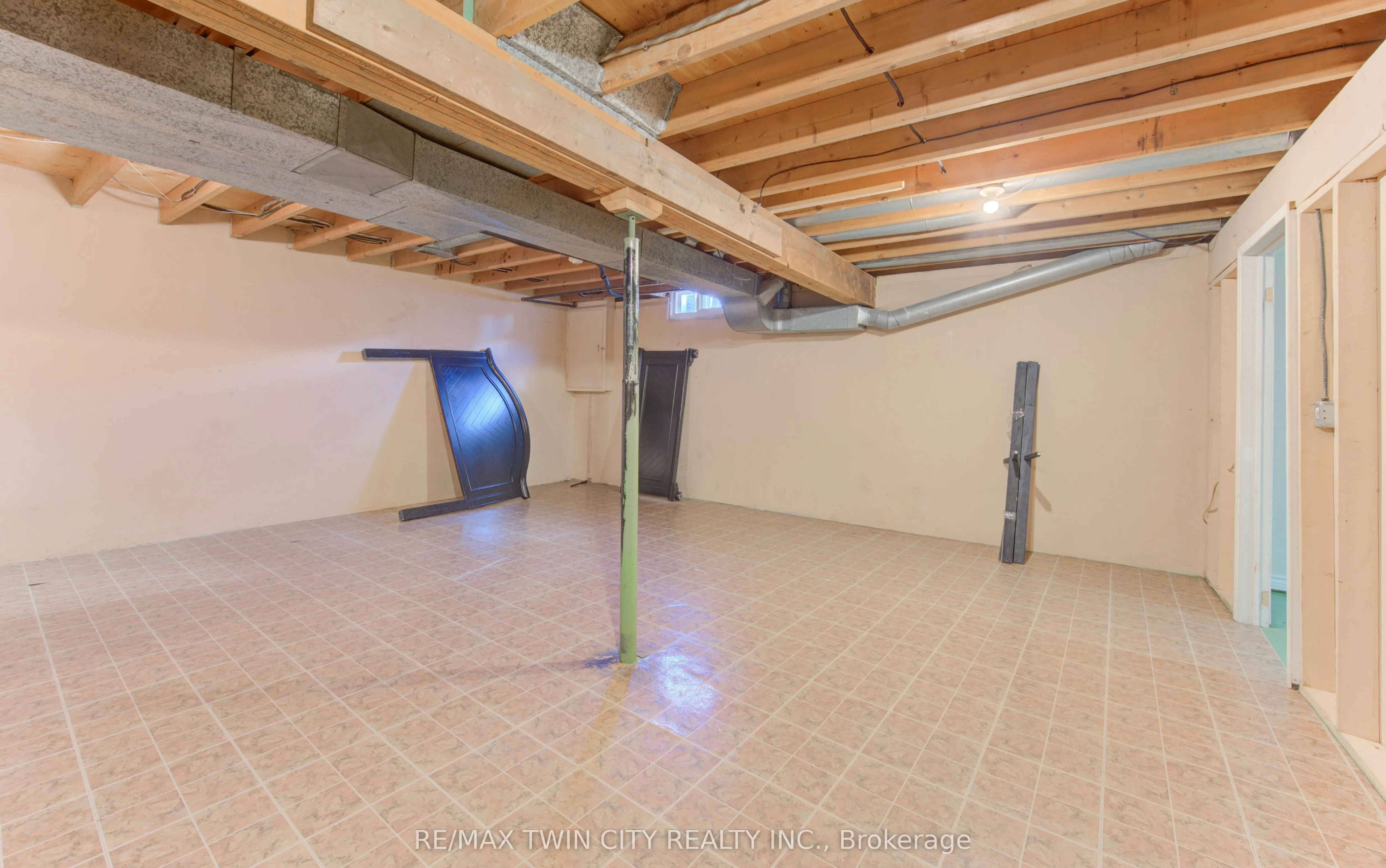 14 Williamsburg Road, #47