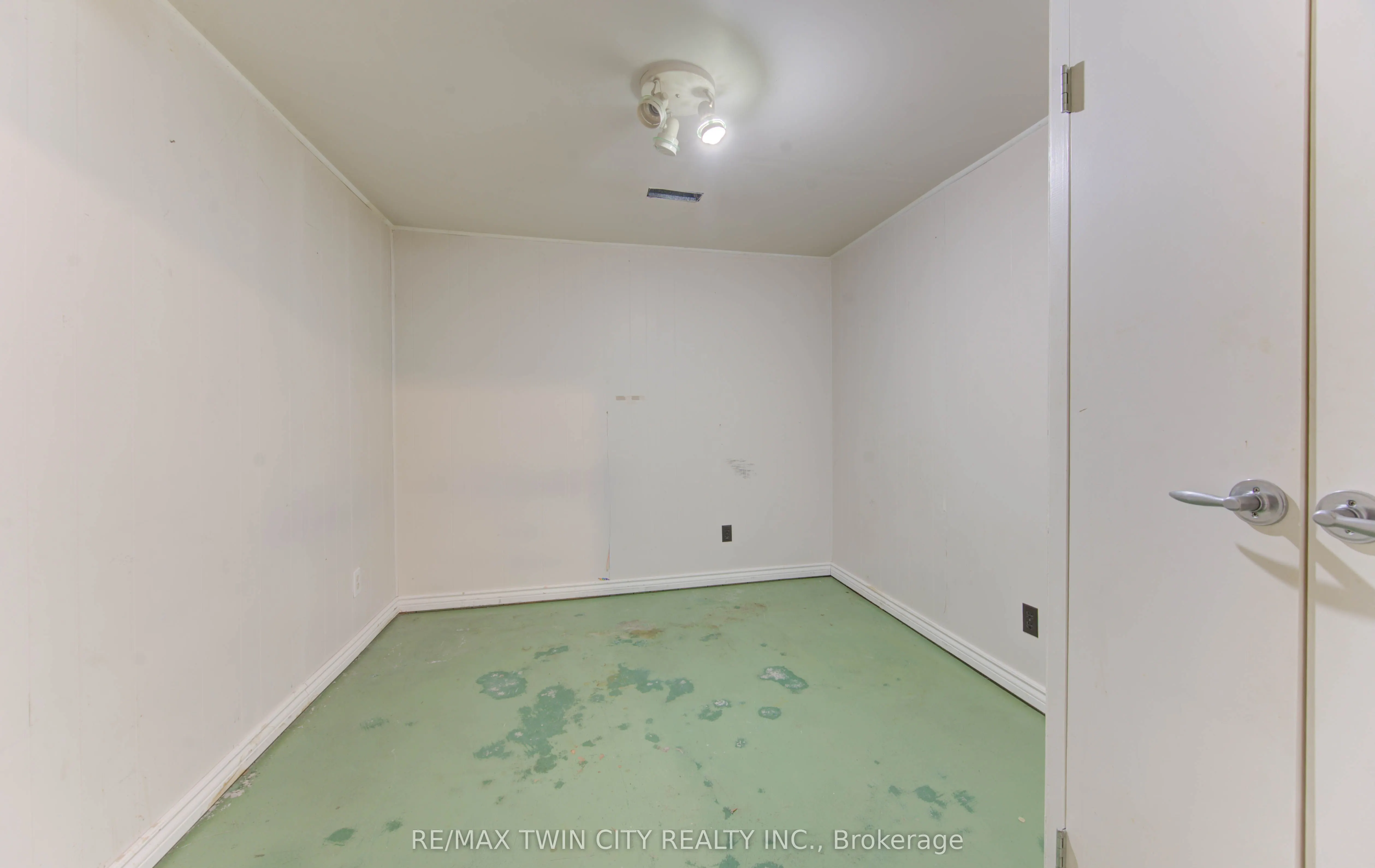 14 Williamsburg Road, #47