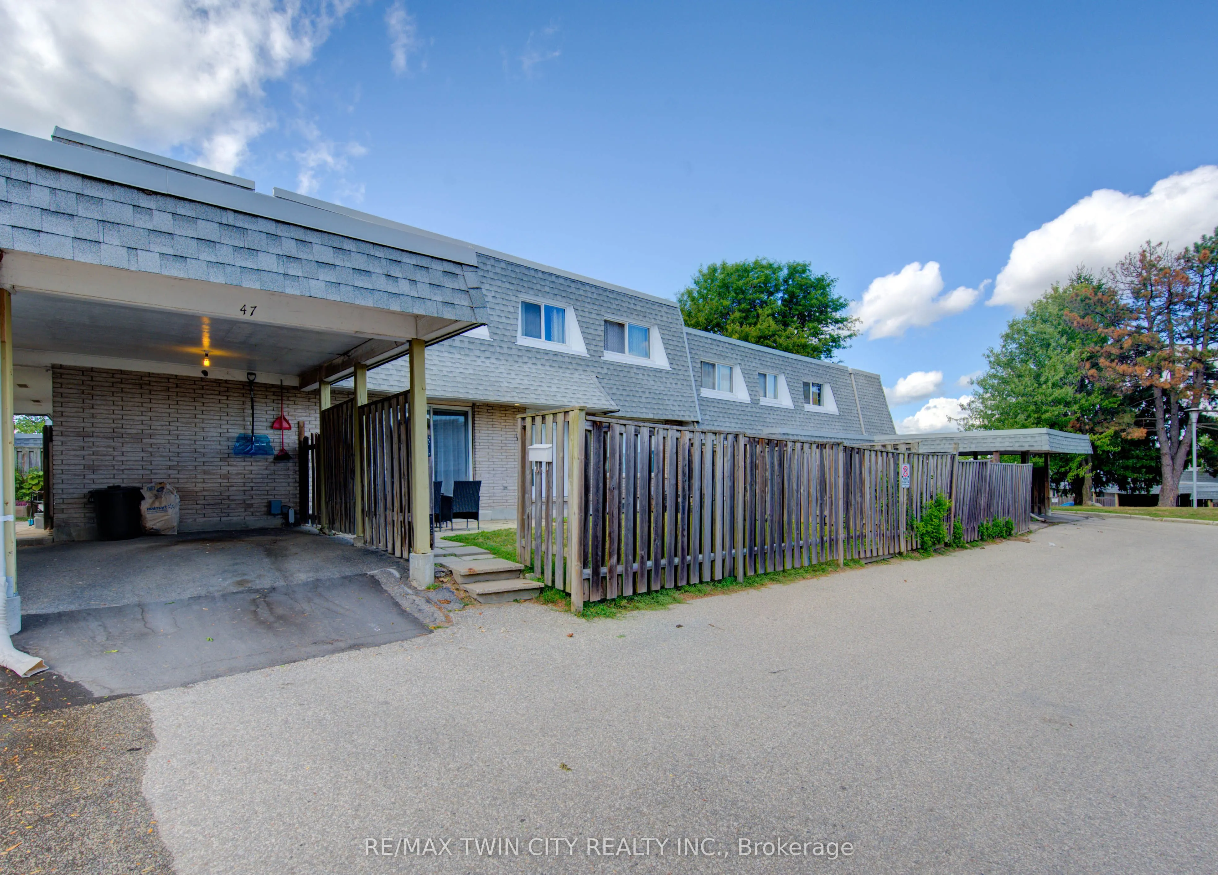 14 Williamsburg Road, #47