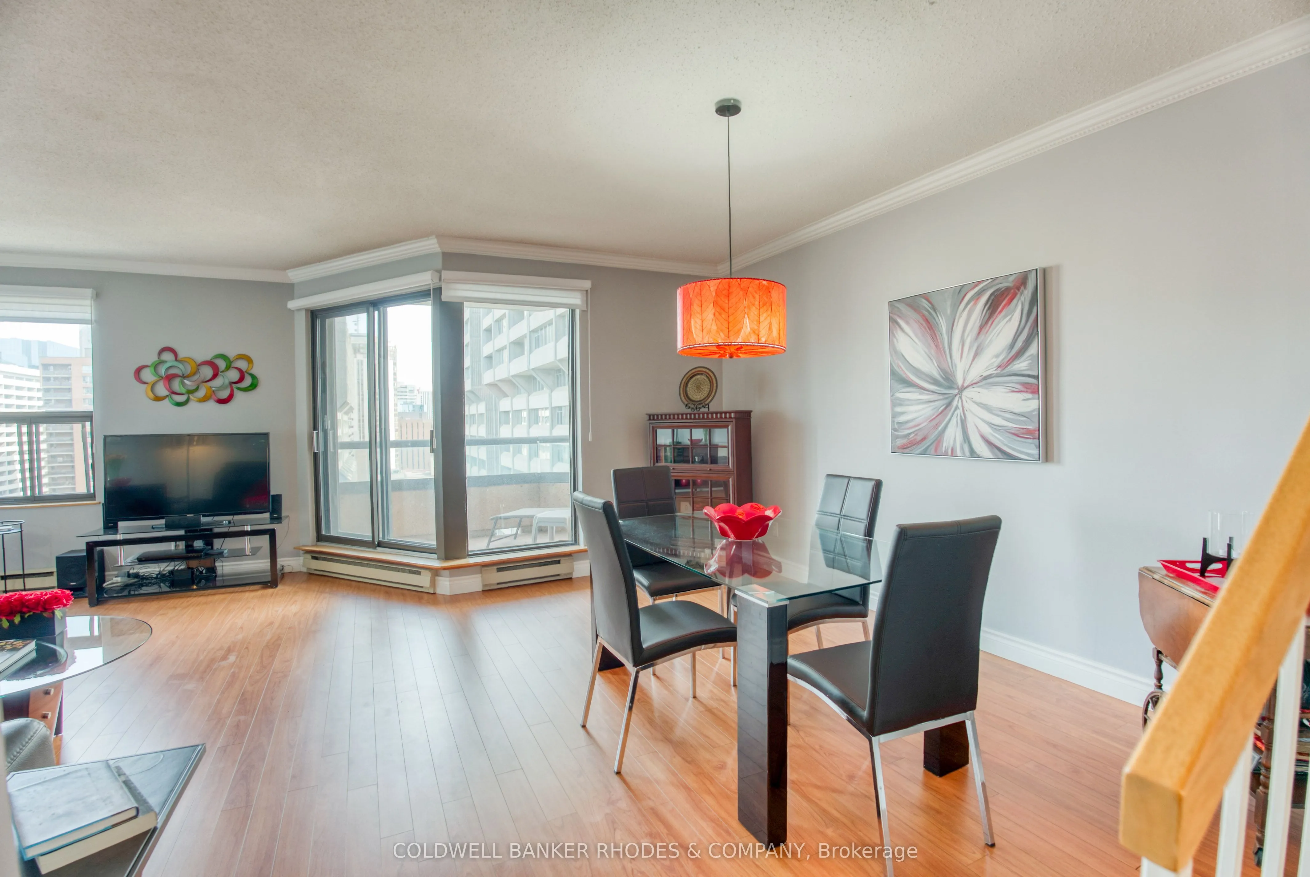 556 Laurier Avenue W, #1105