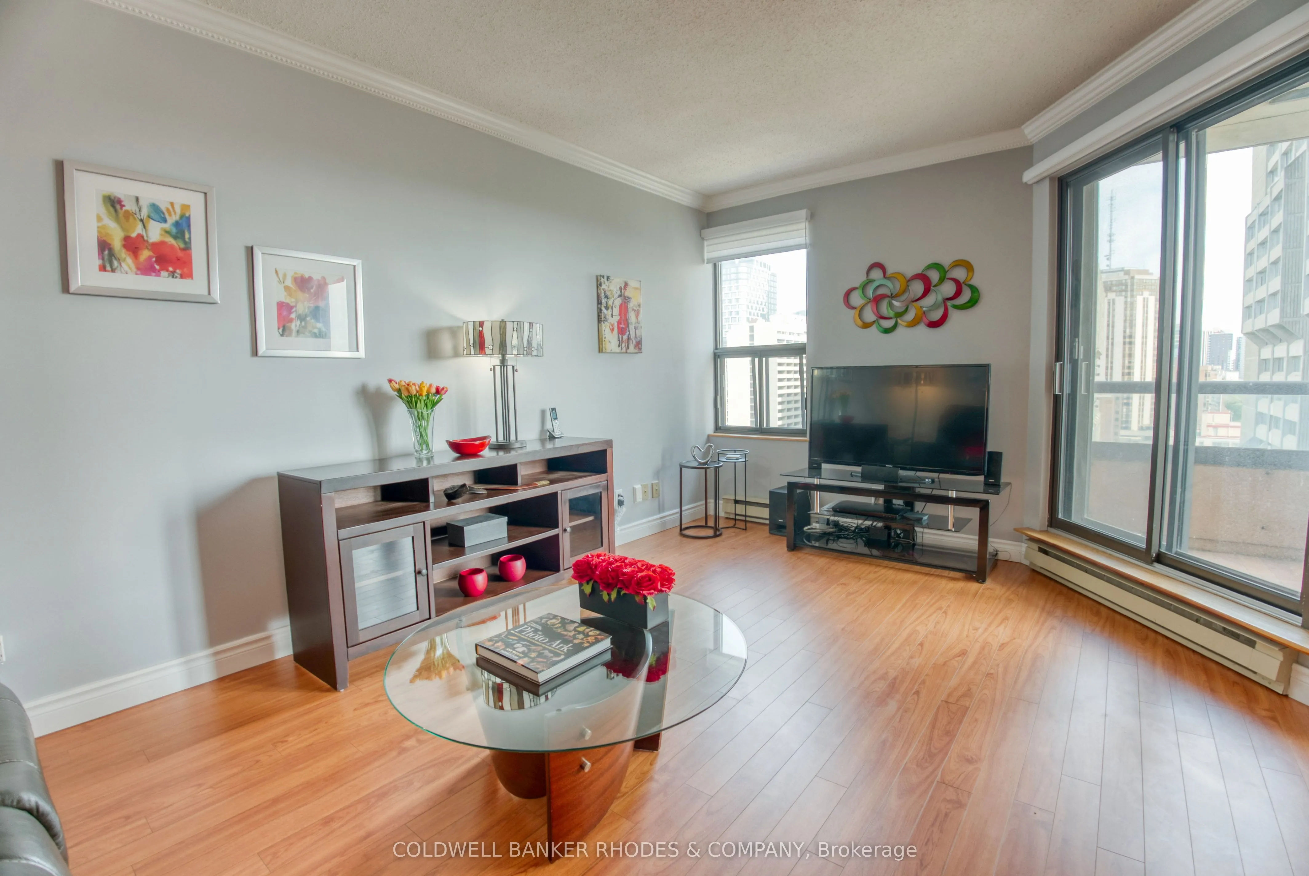 556 Laurier Avenue W, #1105