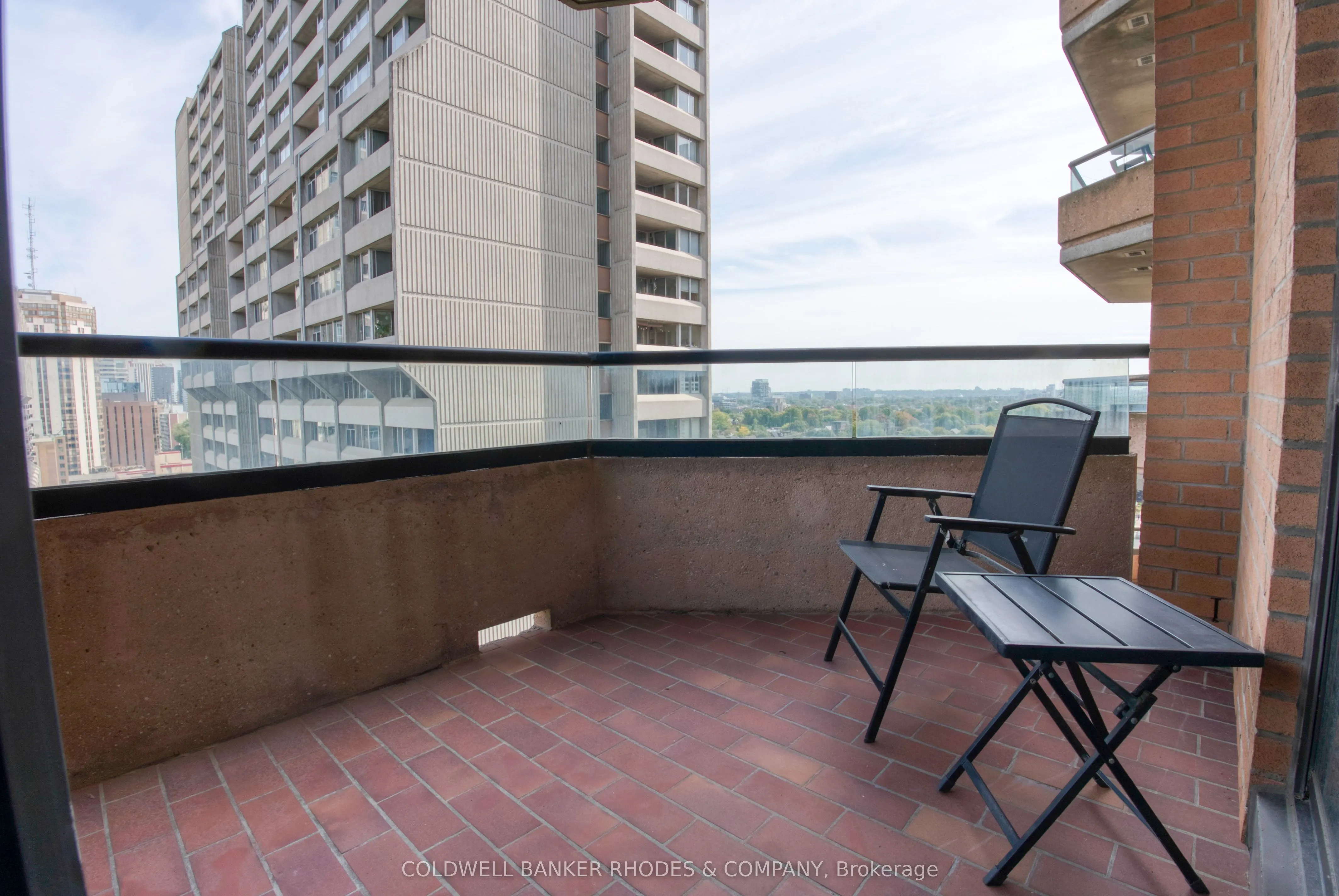 556 Laurier Avenue W, #1105